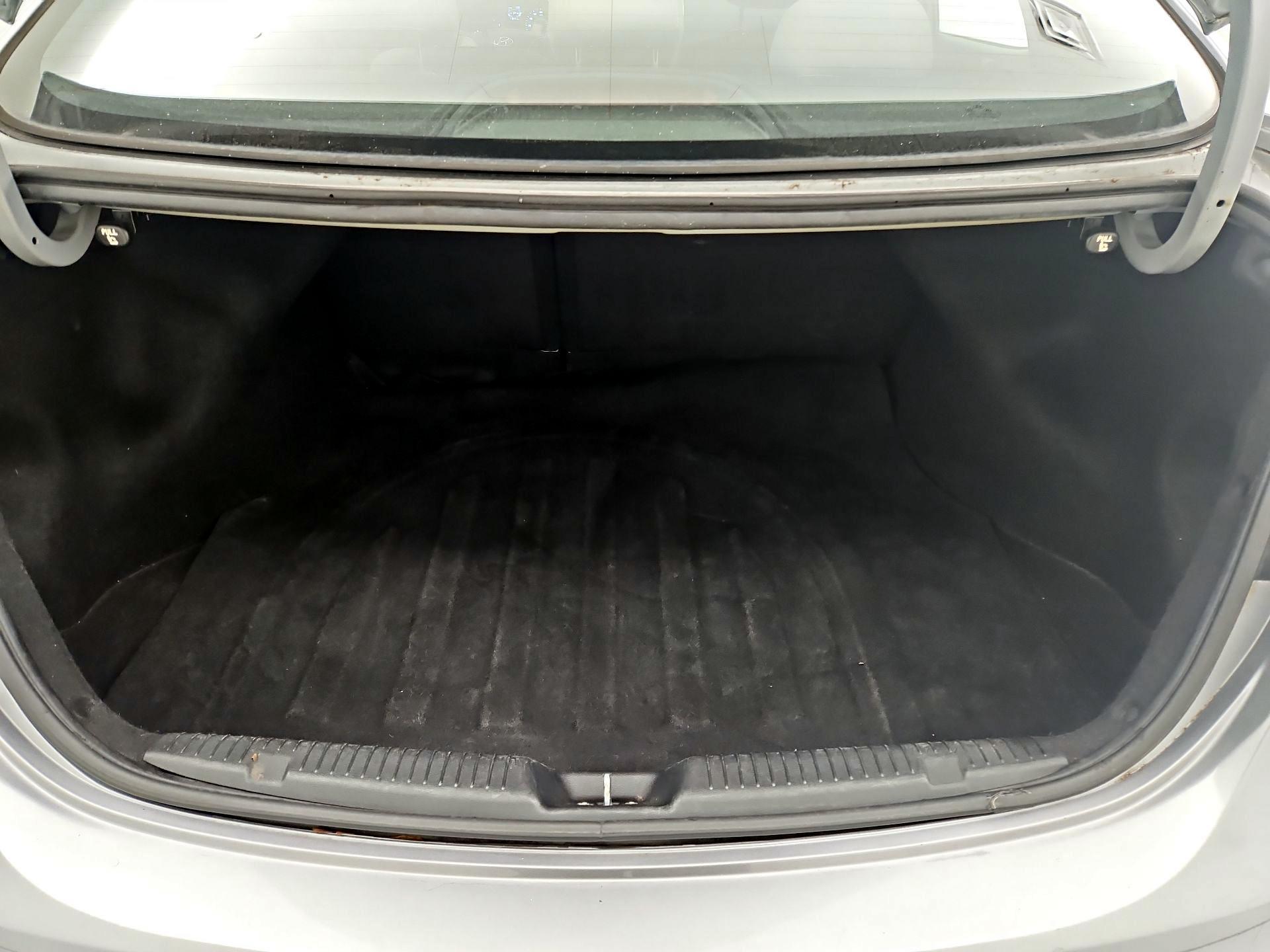 Thumbnail: 2016 Hyundai Elantra - 18