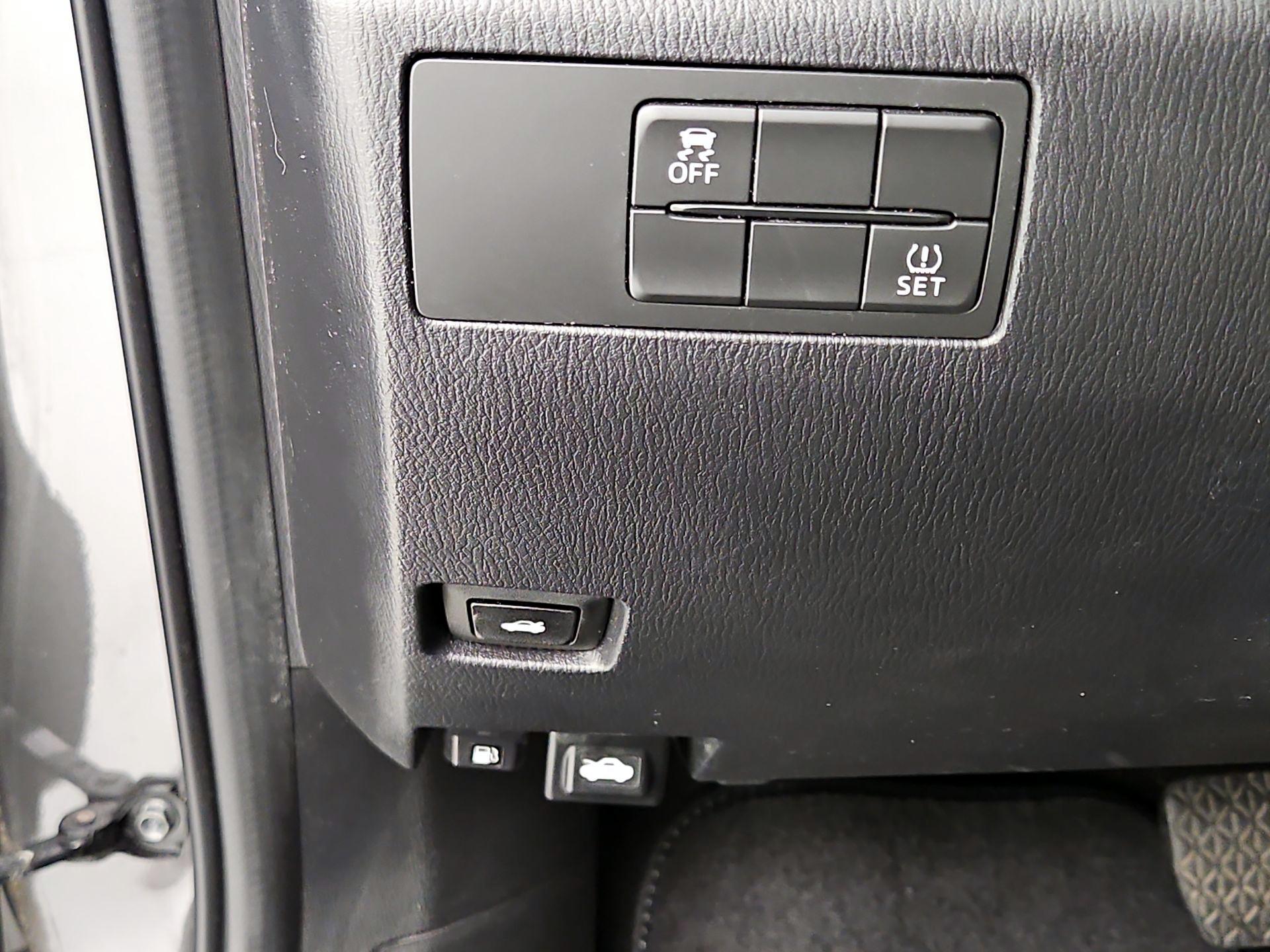 Thumbnail: 2018 Mazda Mazda3 - 13