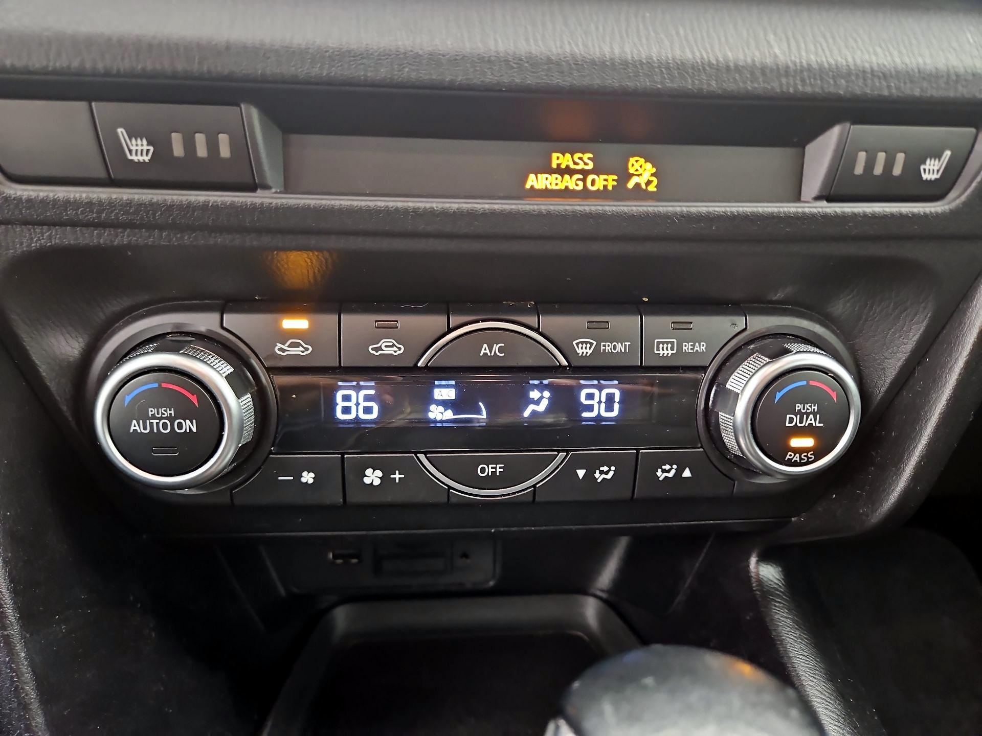 Thumbnail: 2018 Mazda Mazda3 - 17