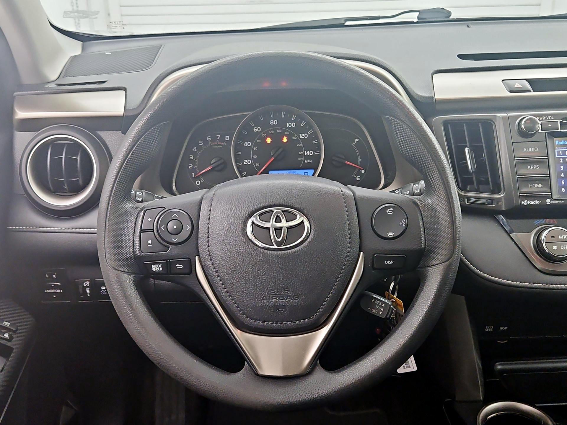 Thumbnail: 2015 Toyota RAV4 - 10