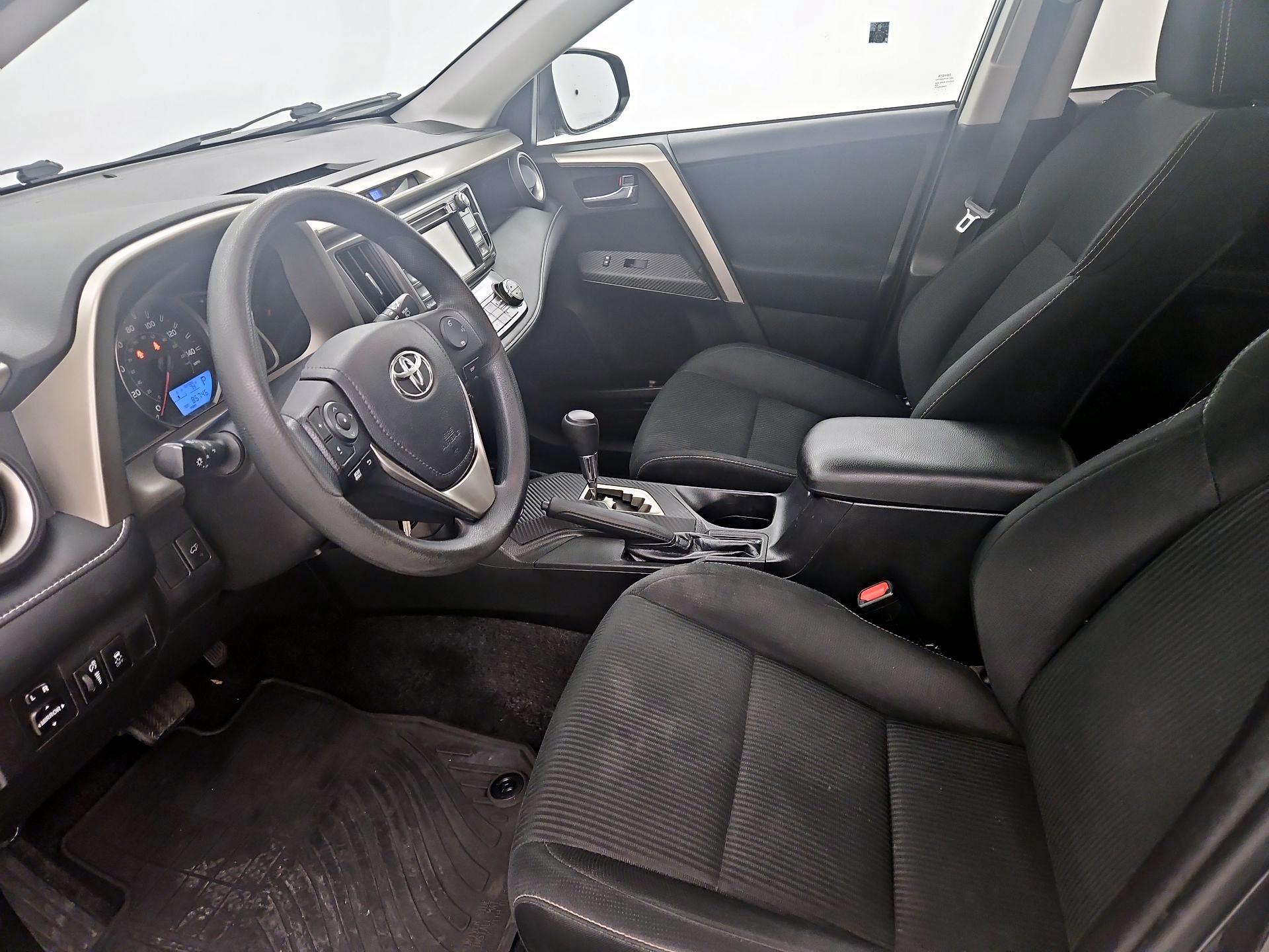 Thumbnail: 2015 Toyota RAV4 - 11