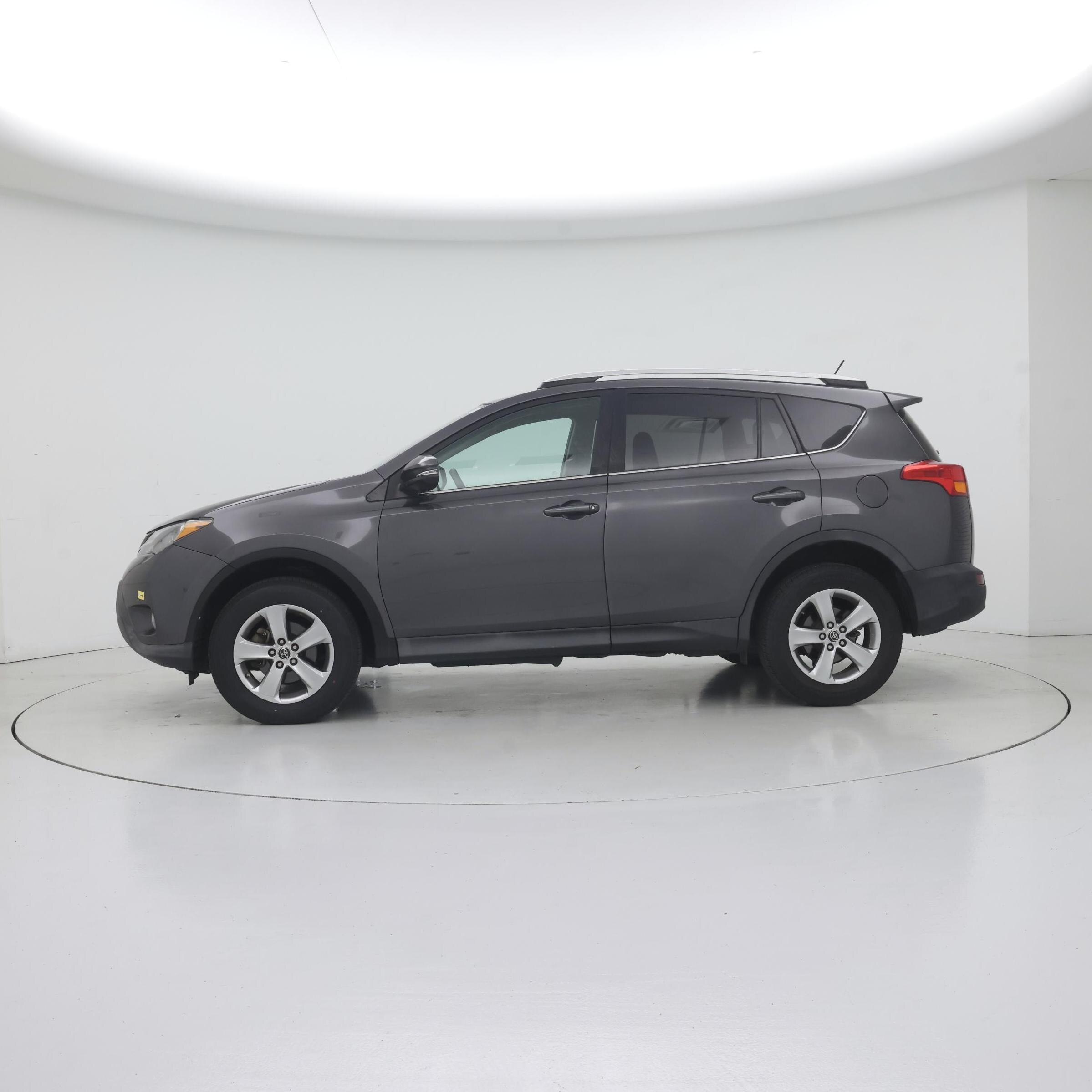 Thumbnail: 2015 Toyota RAV4 - 3