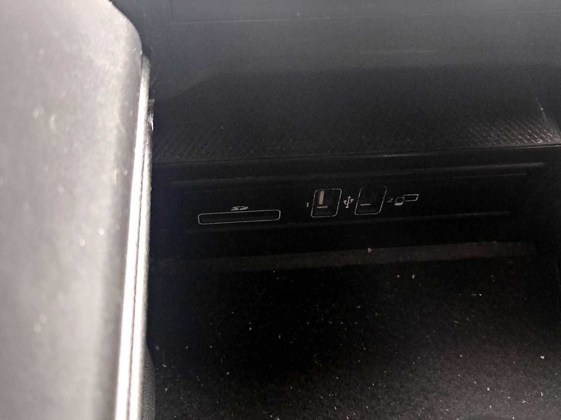 Thumbnail: 2018 Mercedes-Benz C-Class - 18