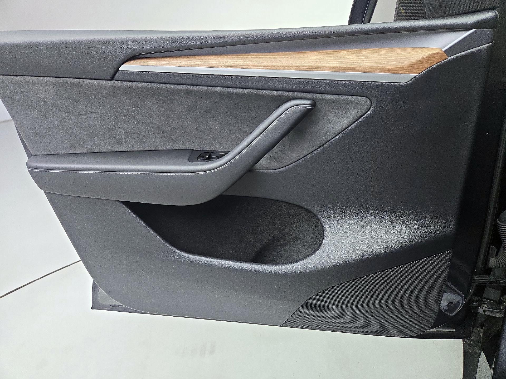 Thumbnail: 2025 Tesla Model Y - 12