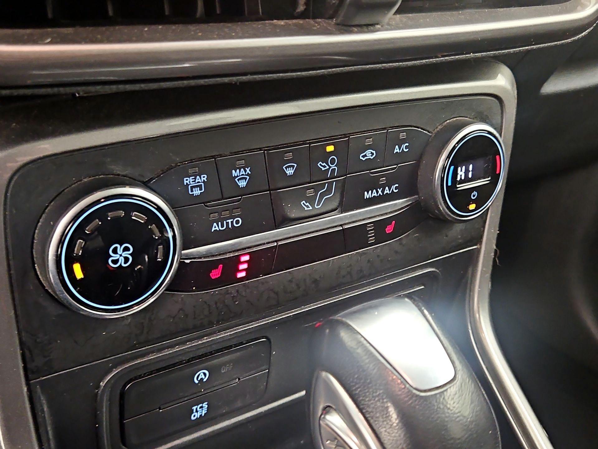 Thumbnail: 2021 Ford EcoSport - 16