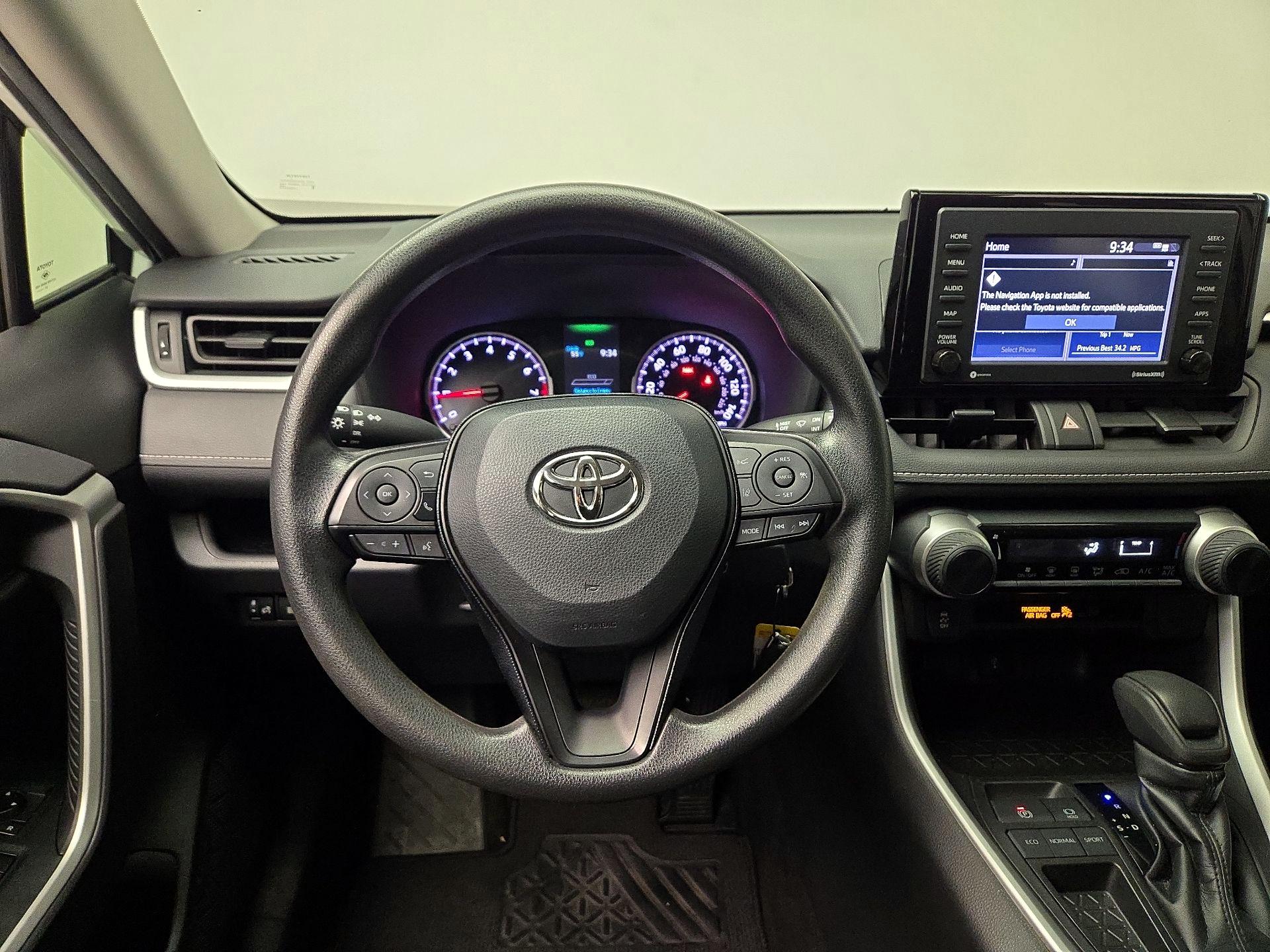 Thumbnail: 2021 Toyota RAV4 - 10