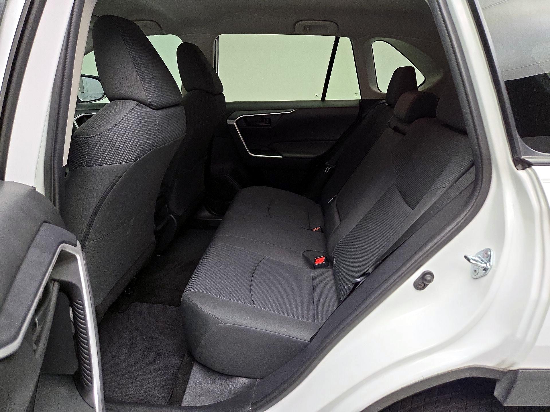 Thumbnail: 2021 Toyota RAV4 - 19