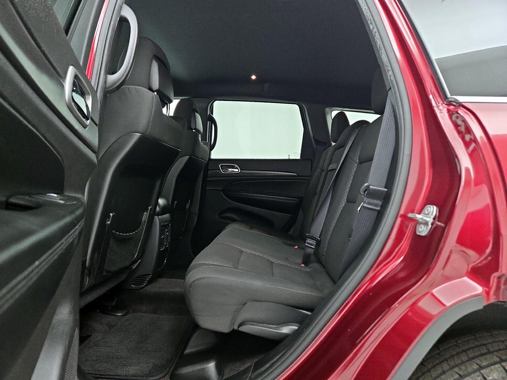 Thumbnail: 2018 Jeep Grand Cherokee - 19