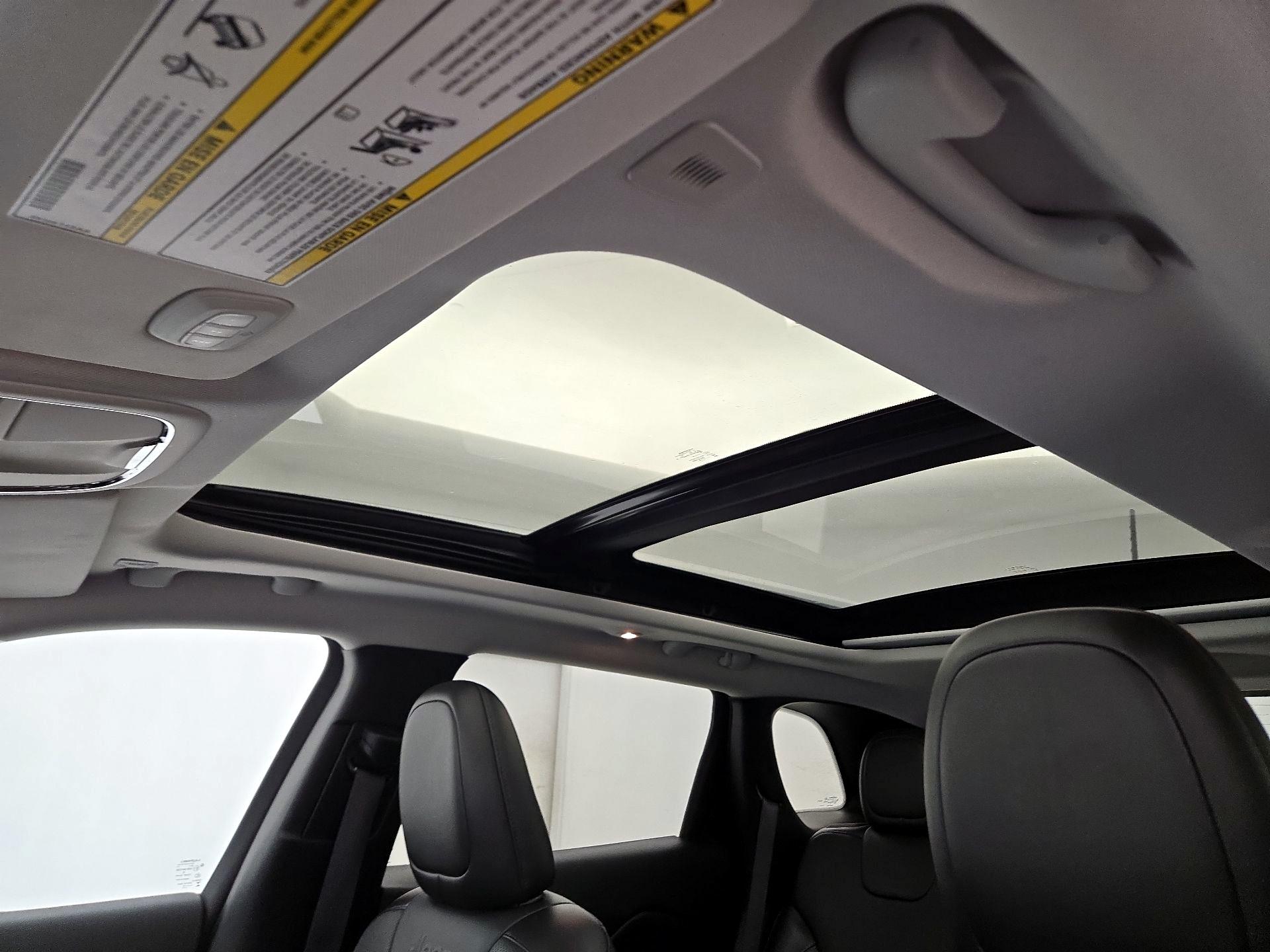 Thumbnail: 2019 Jeep Cherokee - 20