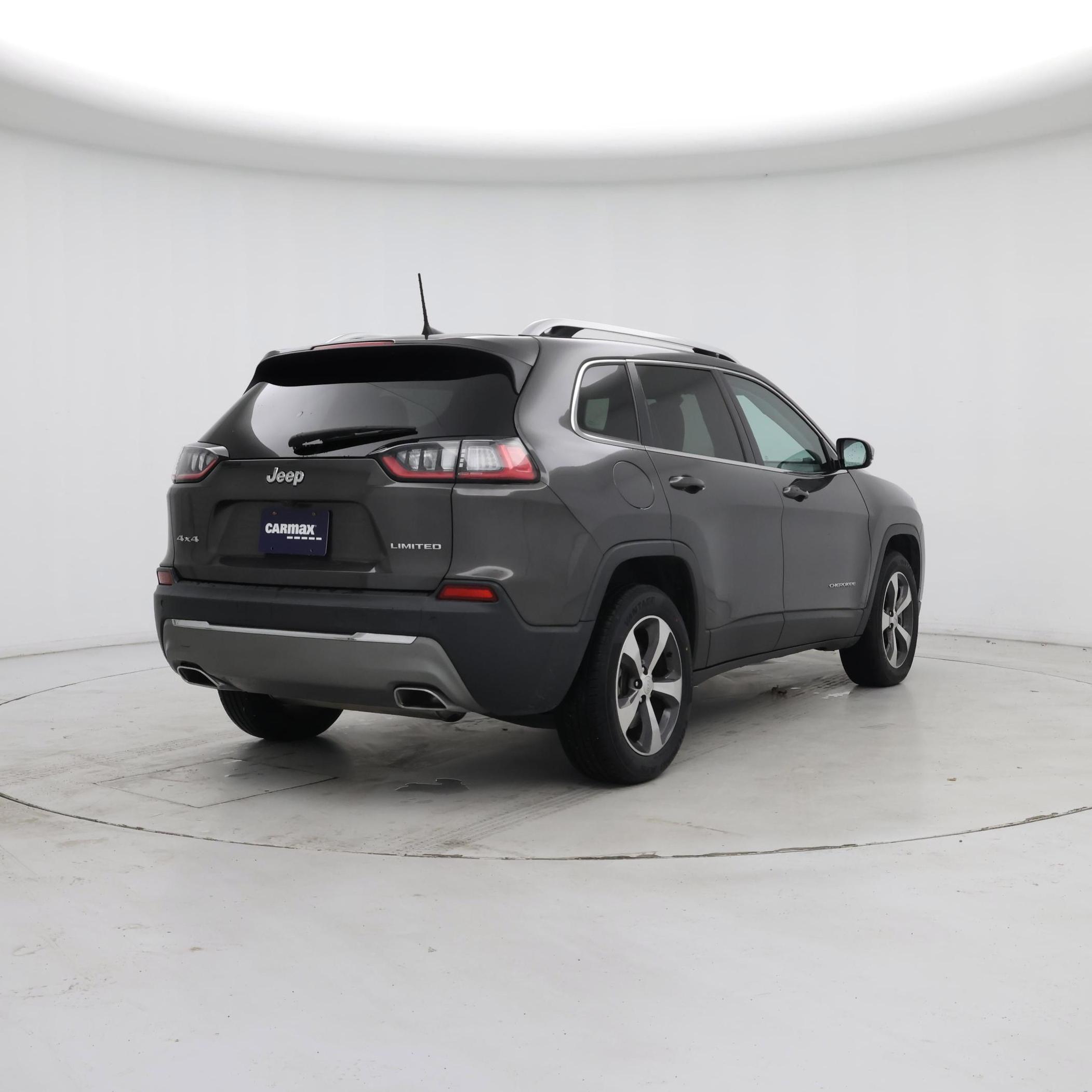 Thumbnail: 2019 Jeep Cherokee - 8