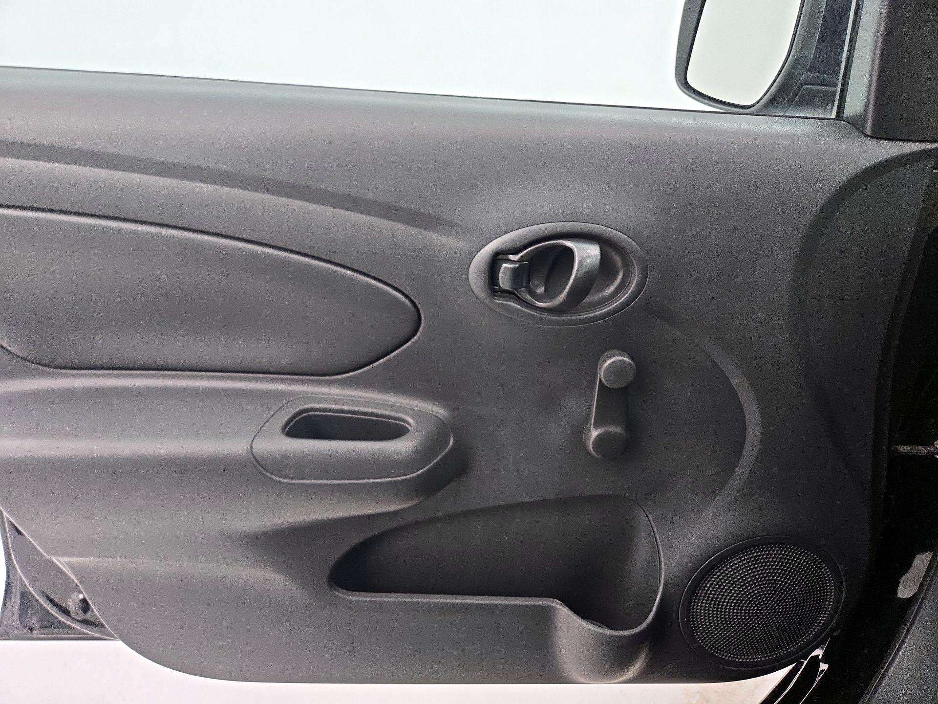 Thumbnail: 2016 Nissan Versa - 12