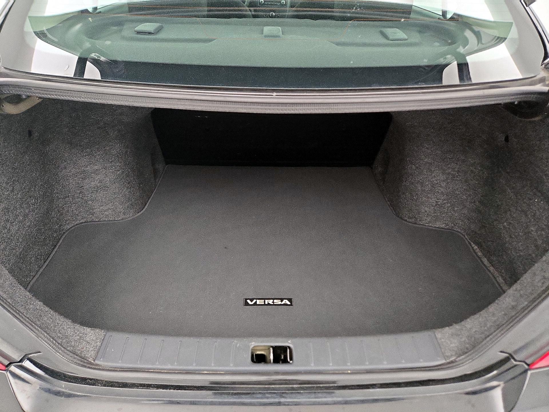 Thumbnail: 2016 Nissan Versa - 18