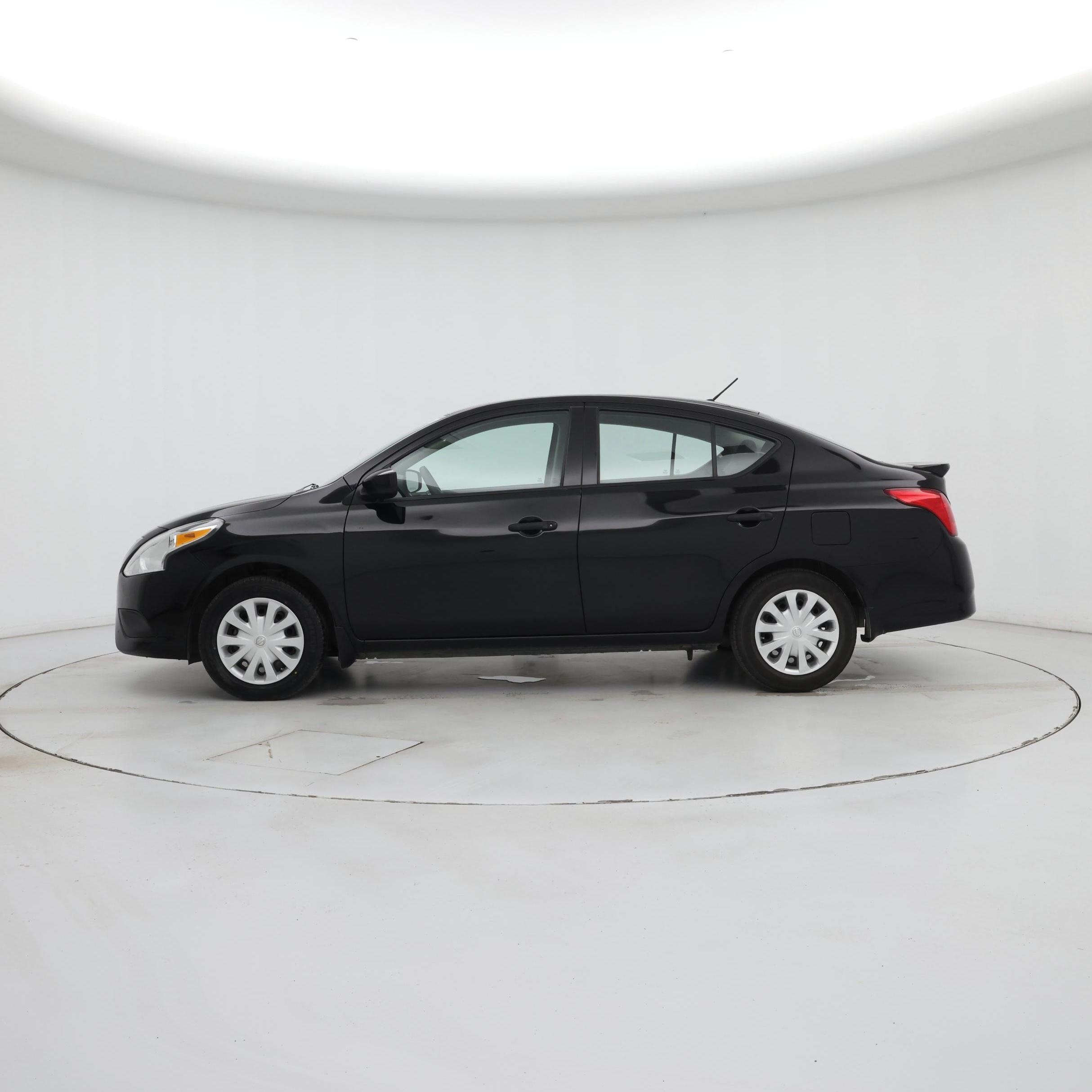 Thumbnail: 2016 Nissan Versa - 3