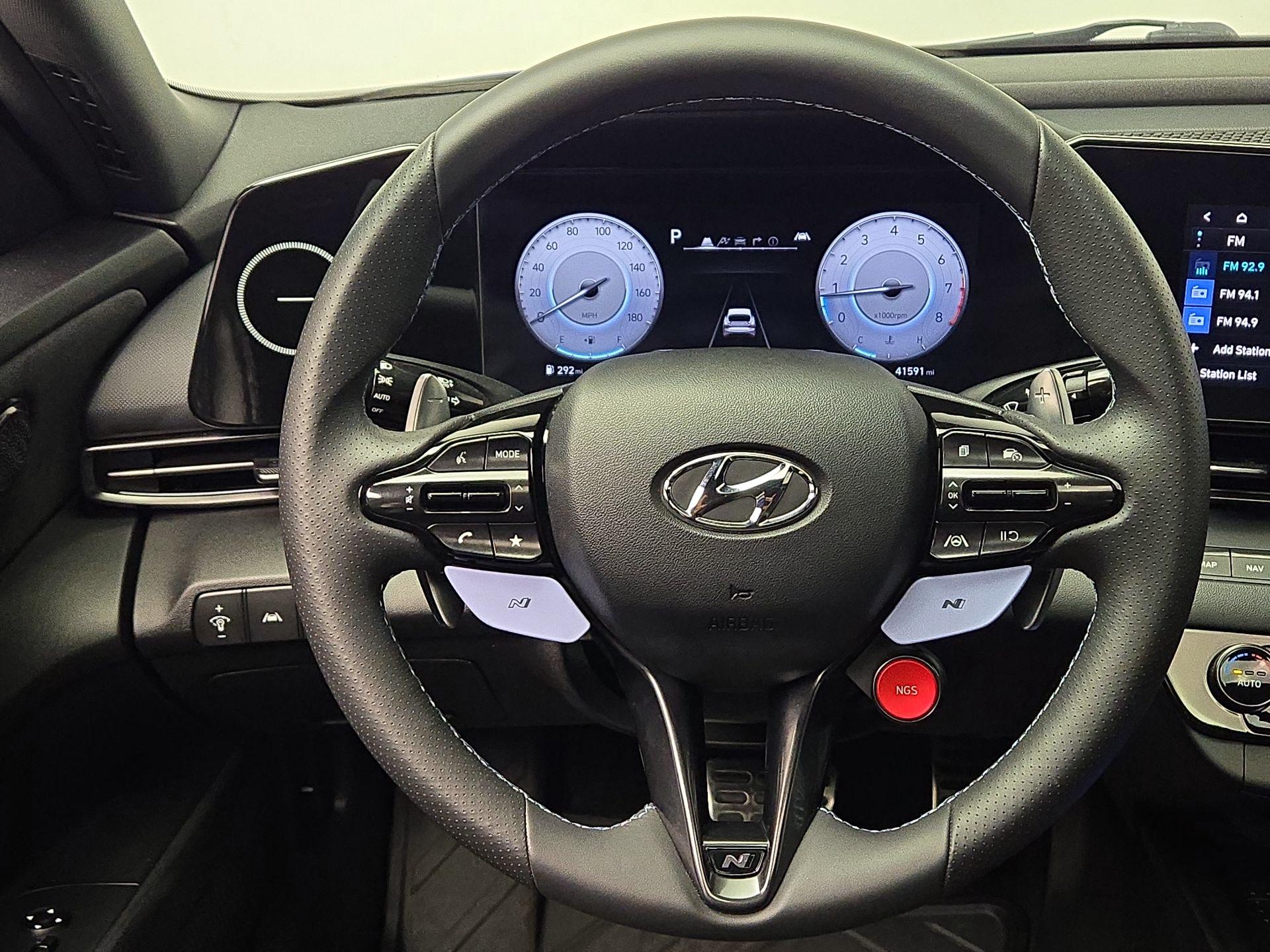 Thumbnail: 2022 Hyundai Elantra - 10