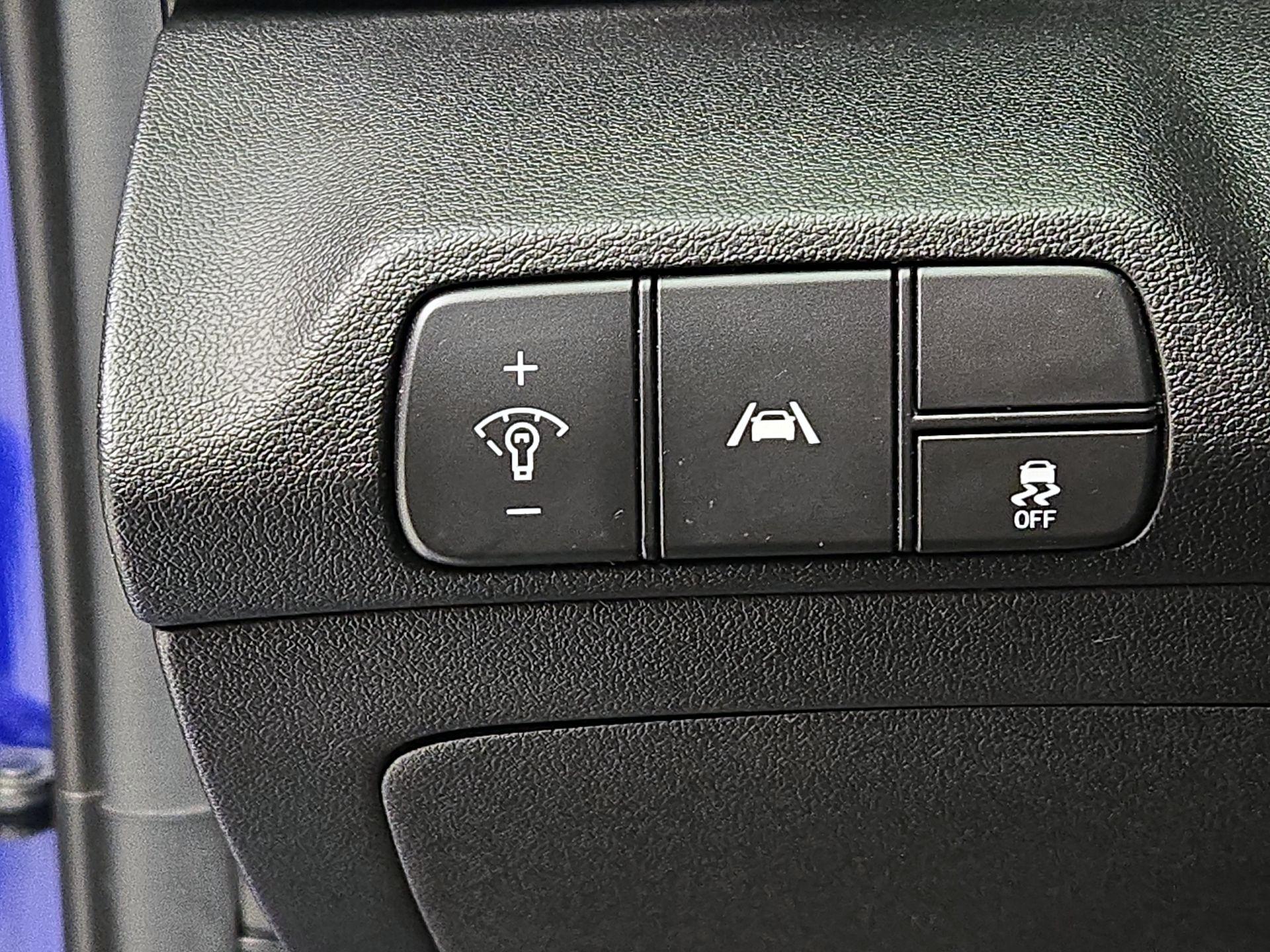 Thumbnail: 2022 Hyundai Elantra - 13