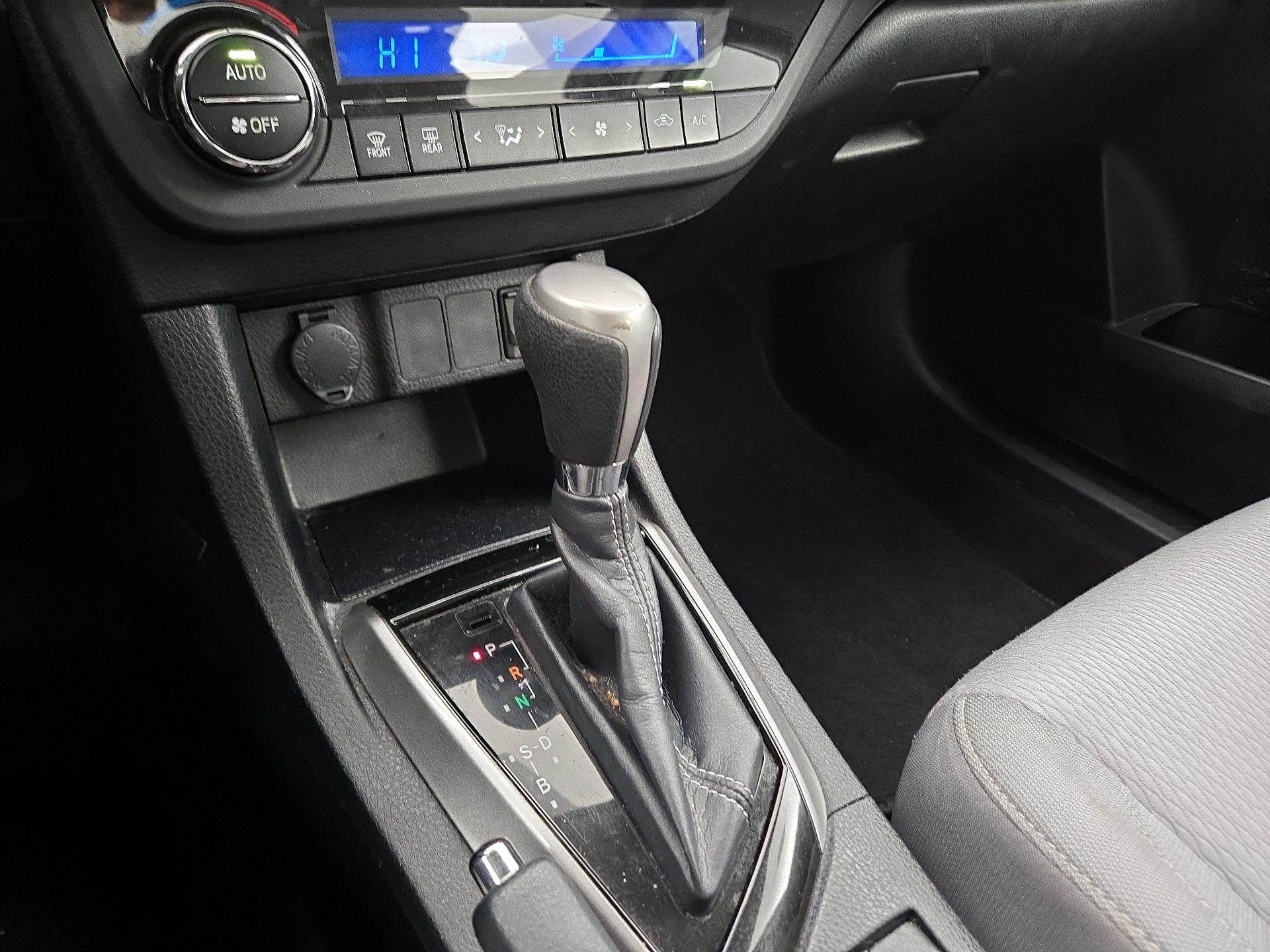 Thumbnail: 2014 Toyota Corolla - 17