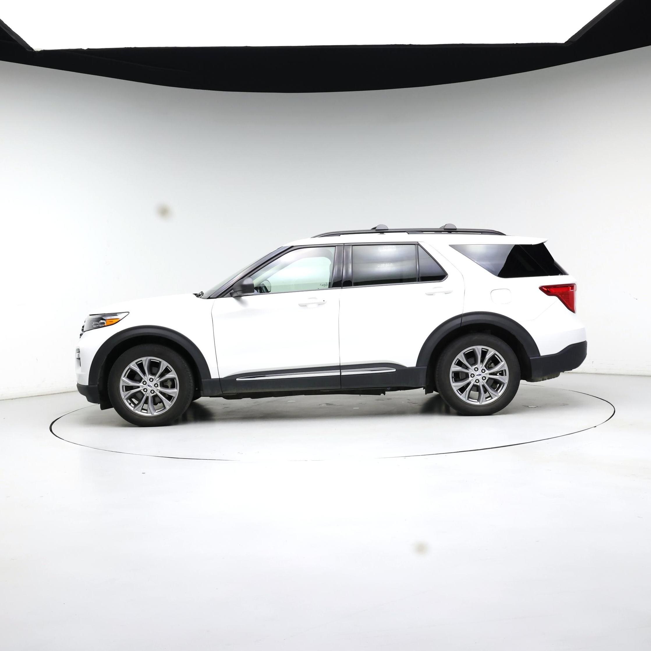 Thumbnail: 2021 Ford Explorer - 3