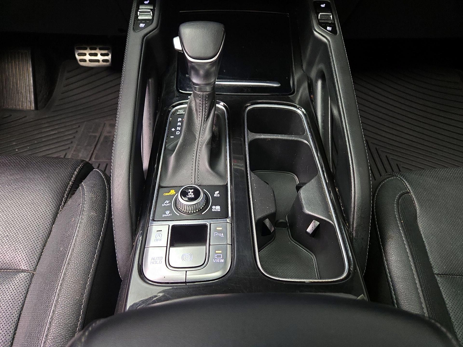 Thumbnail: 2020 Kia Telluride - 18