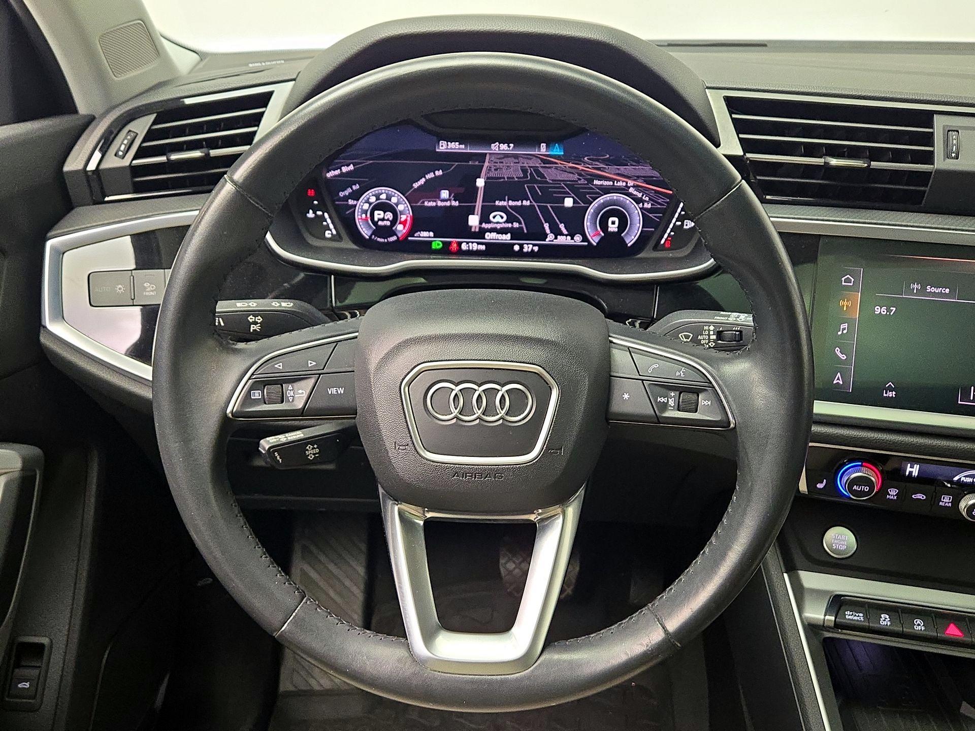 Thumbnail: 2019 Audi Q3 - 10