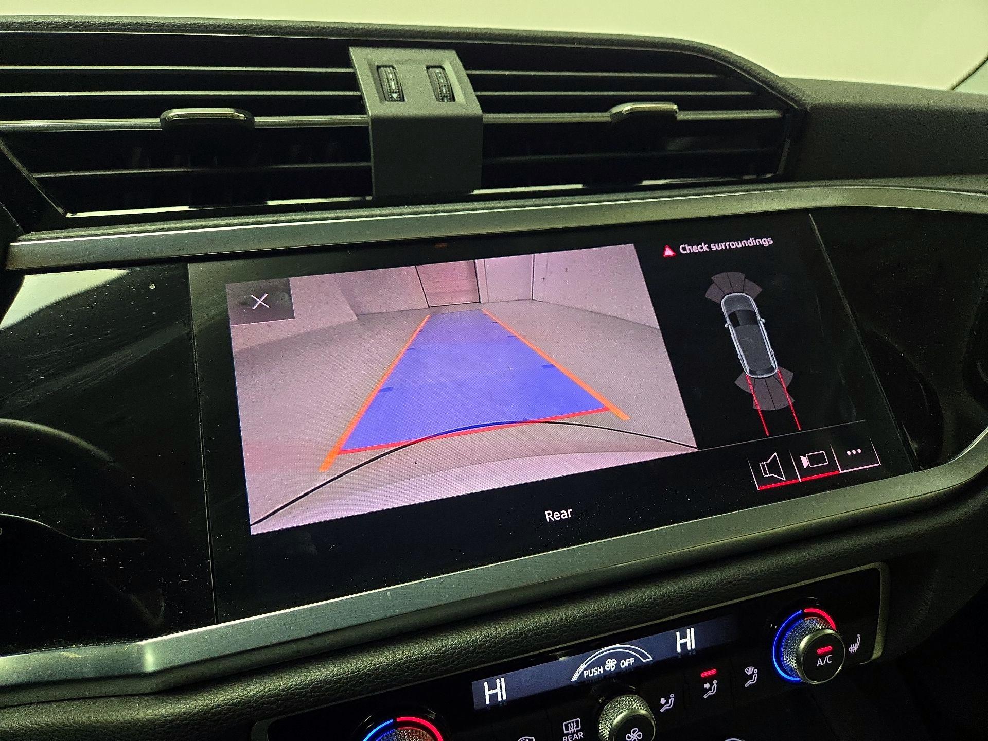 Thumbnail: 2019 Audi Q3 - 15