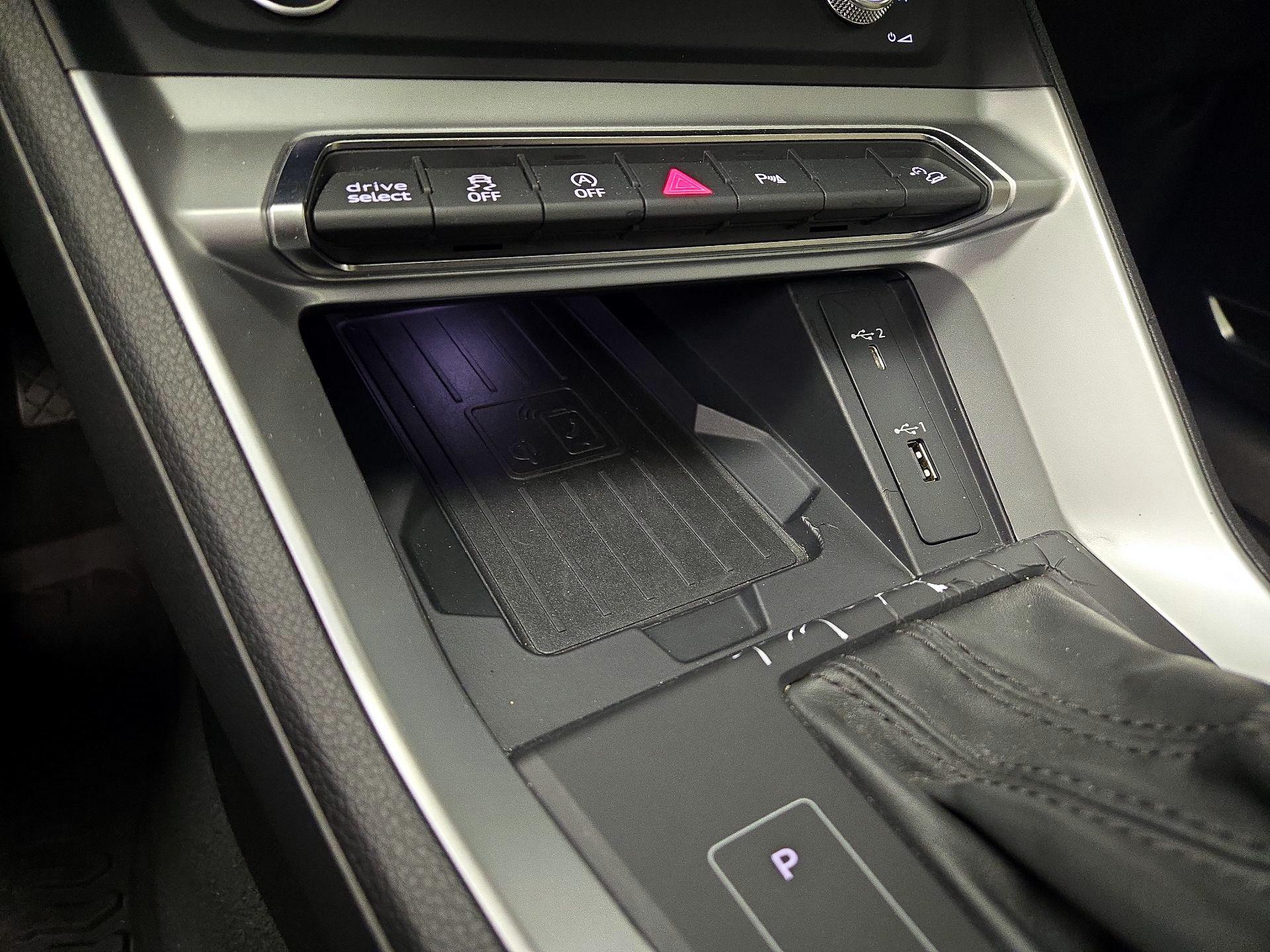 Thumbnail: 2019 Audi Q3 - 19