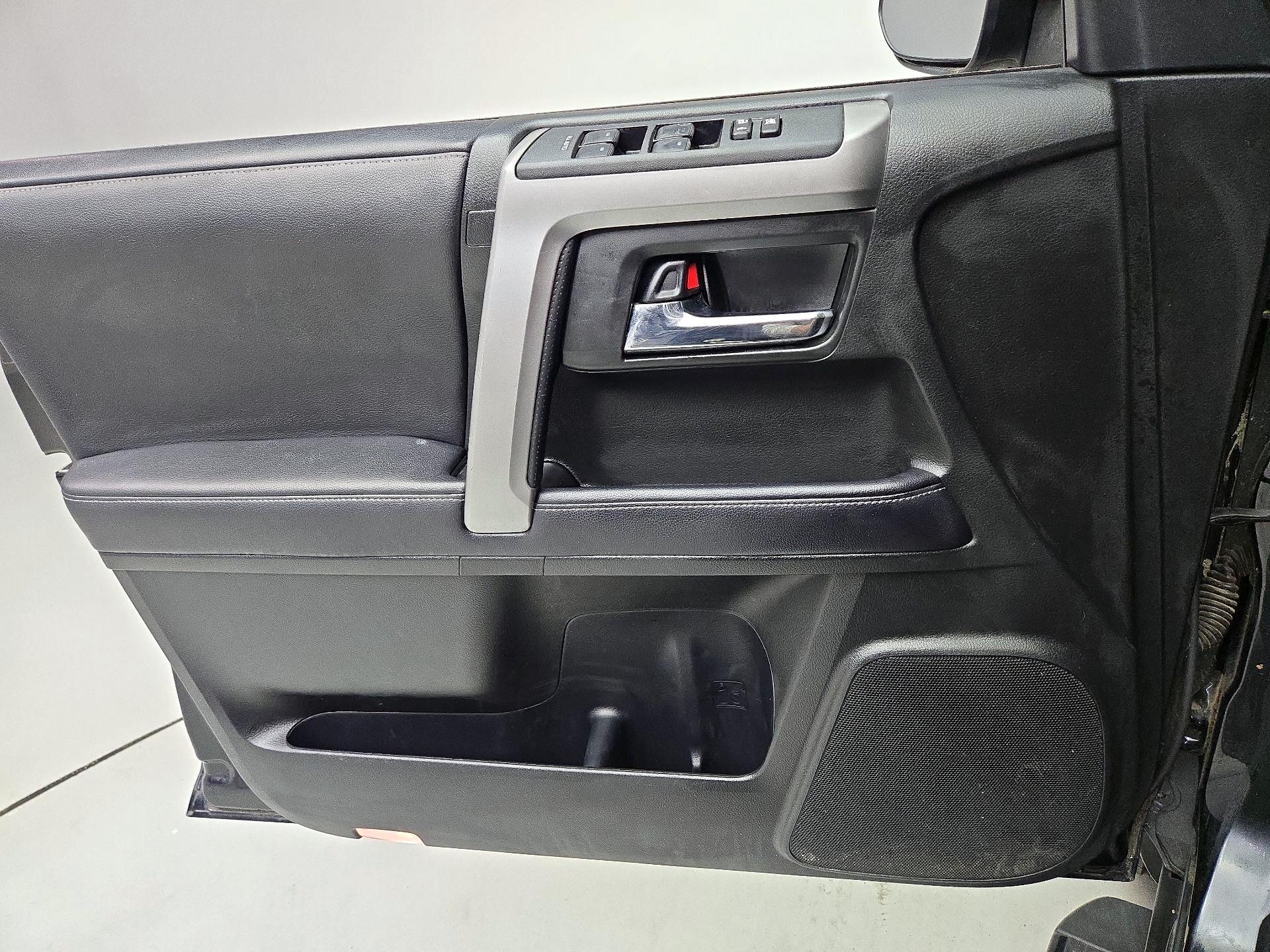 Thumbnail: 2018 Toyota 4Runner - 12