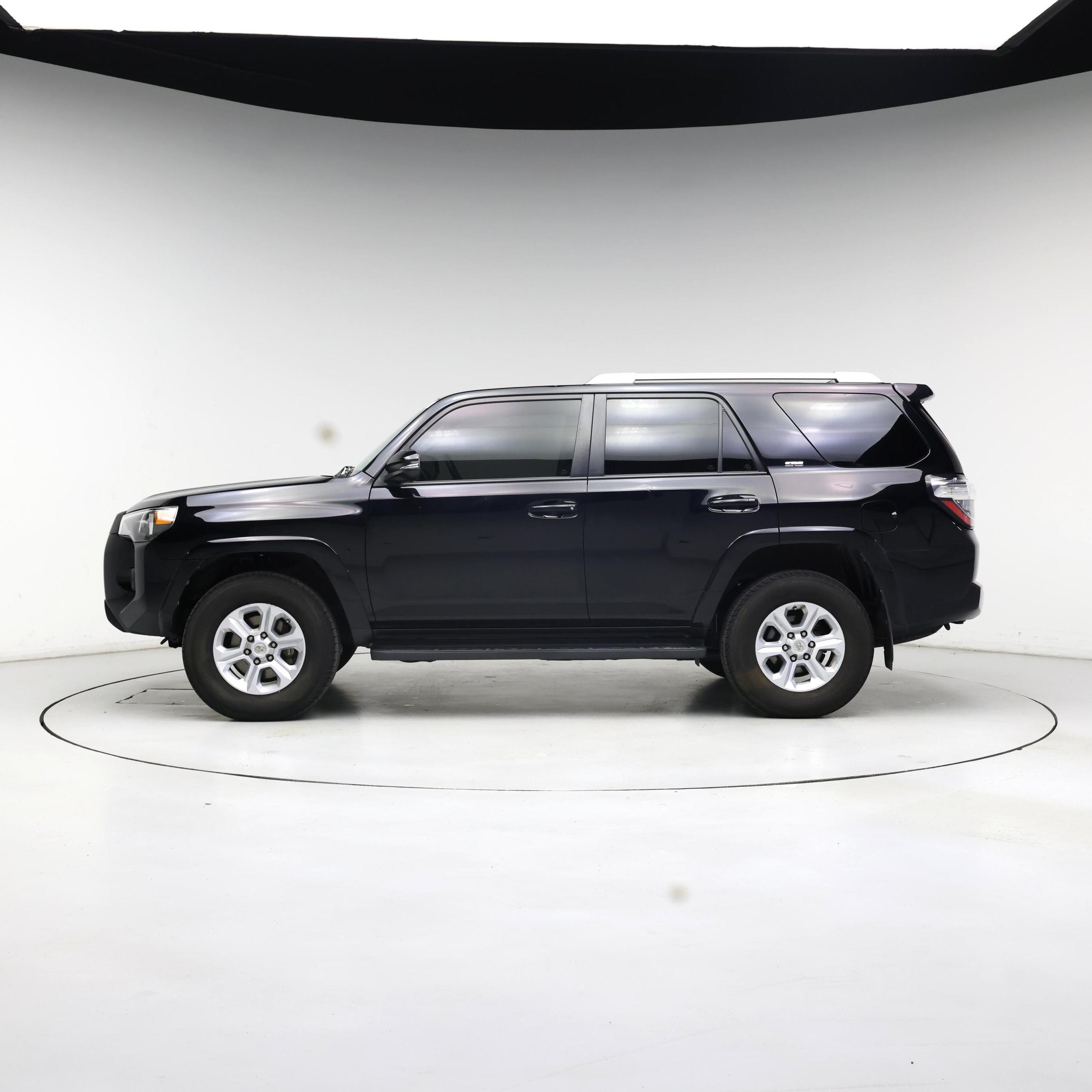 Thumbnail: 2018 Toyota 4Runner - 3