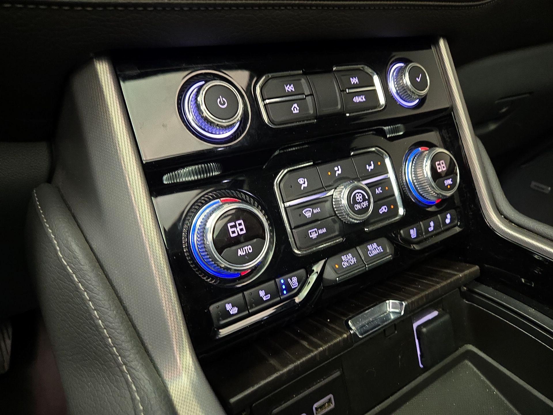 Thumbnail: 2022 GMC Yukon - 17