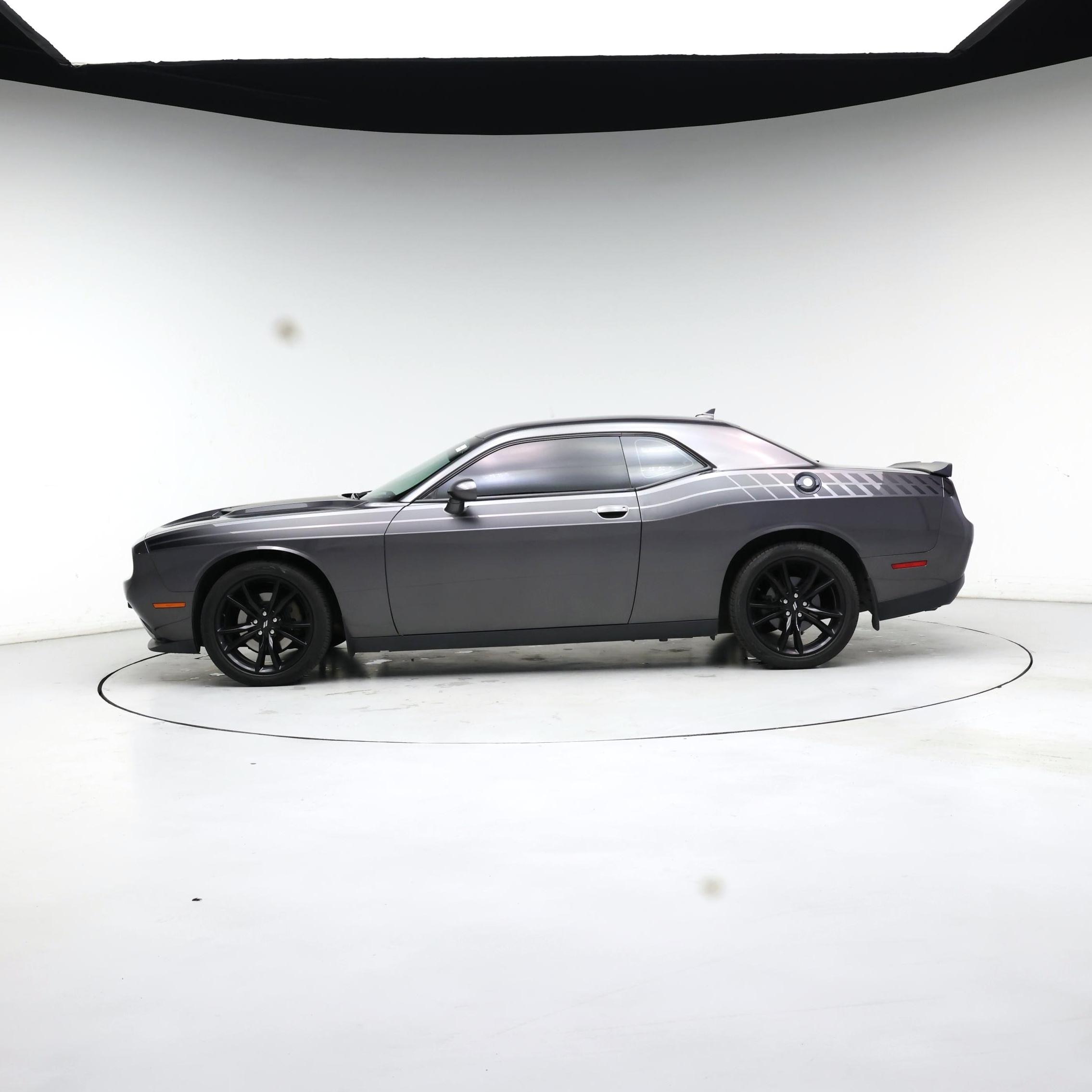 Thumbnail: 2017 Dodge Challenger - 3