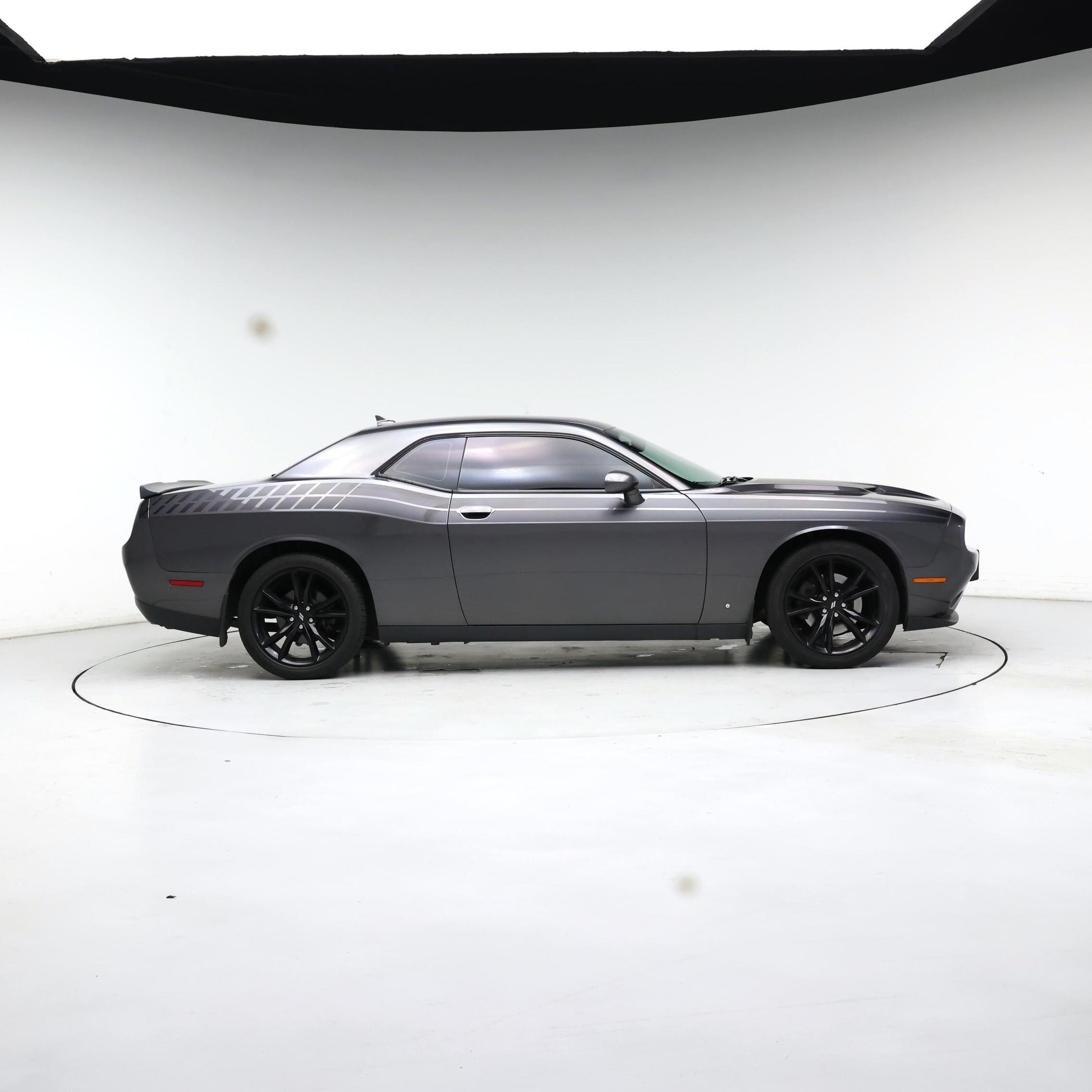 Thumbnail: 2017 Dodge Challenger - 7