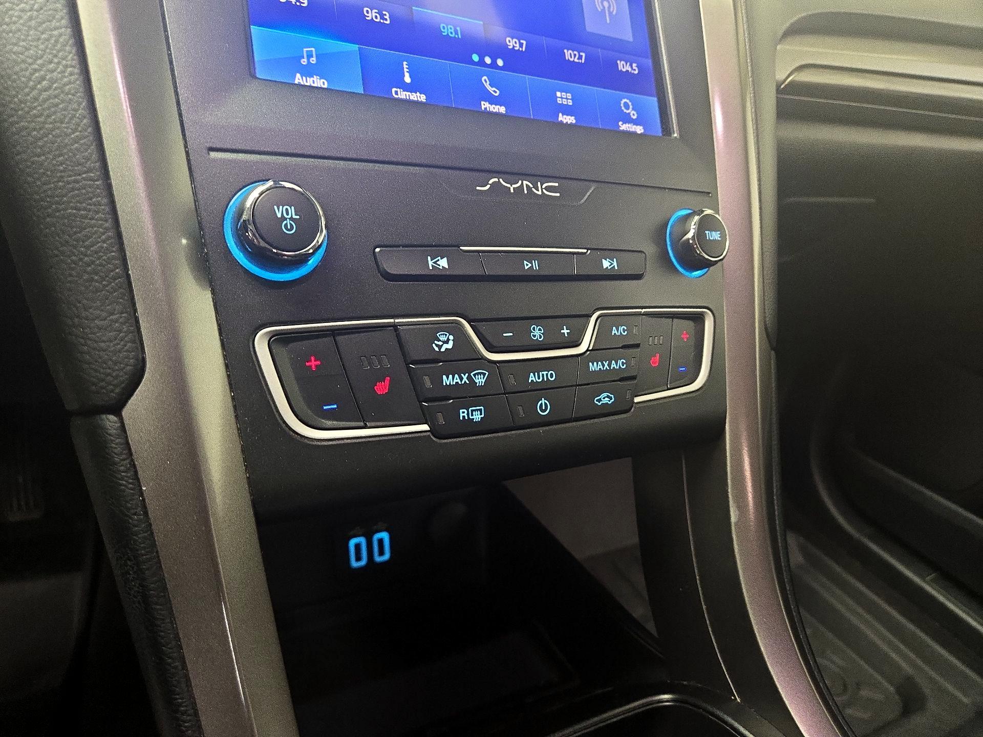 Thumbnail: 2020 Ford Fusion - 16