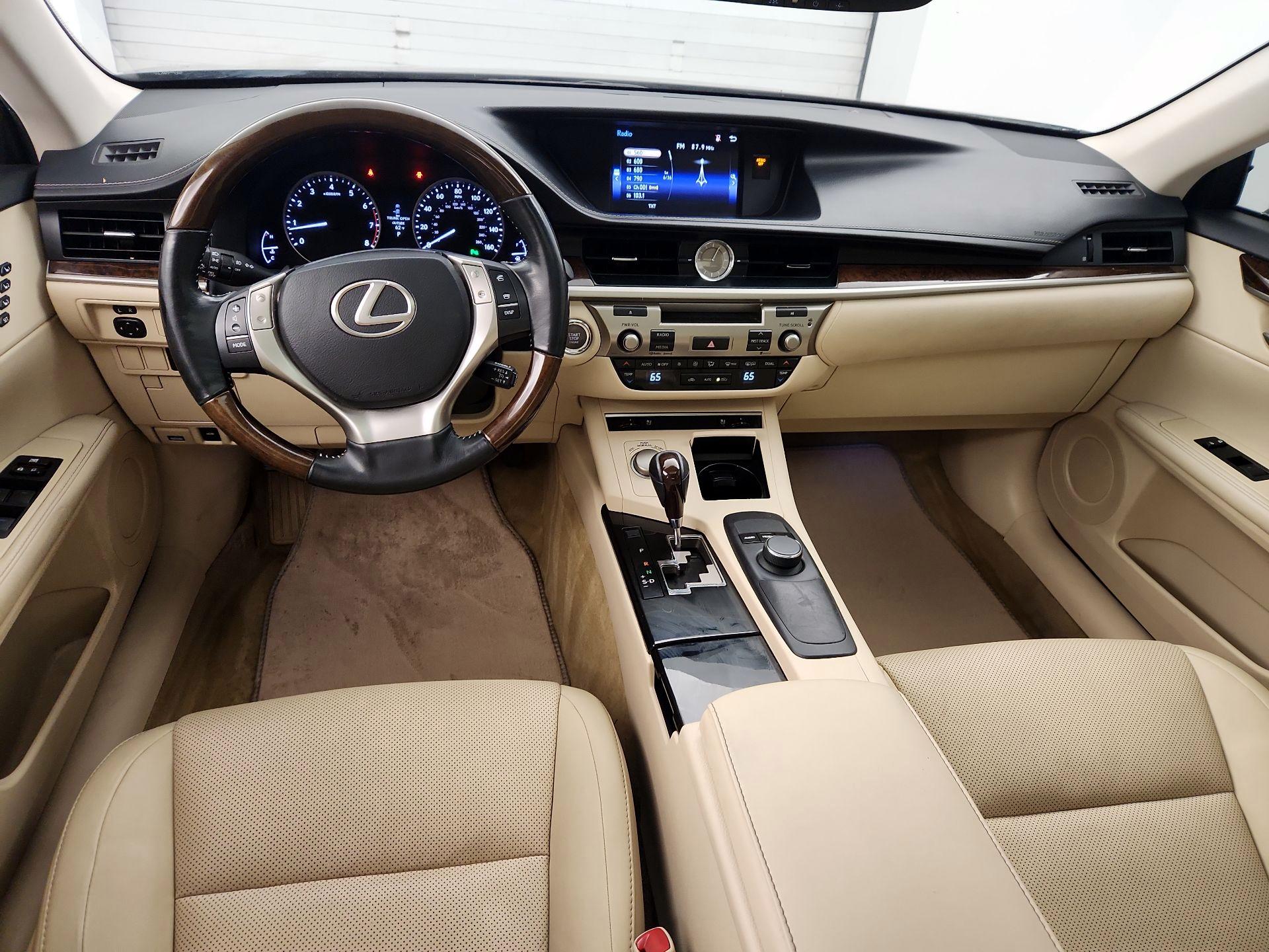 Thumbnail: 2015 Lexus ES - 9