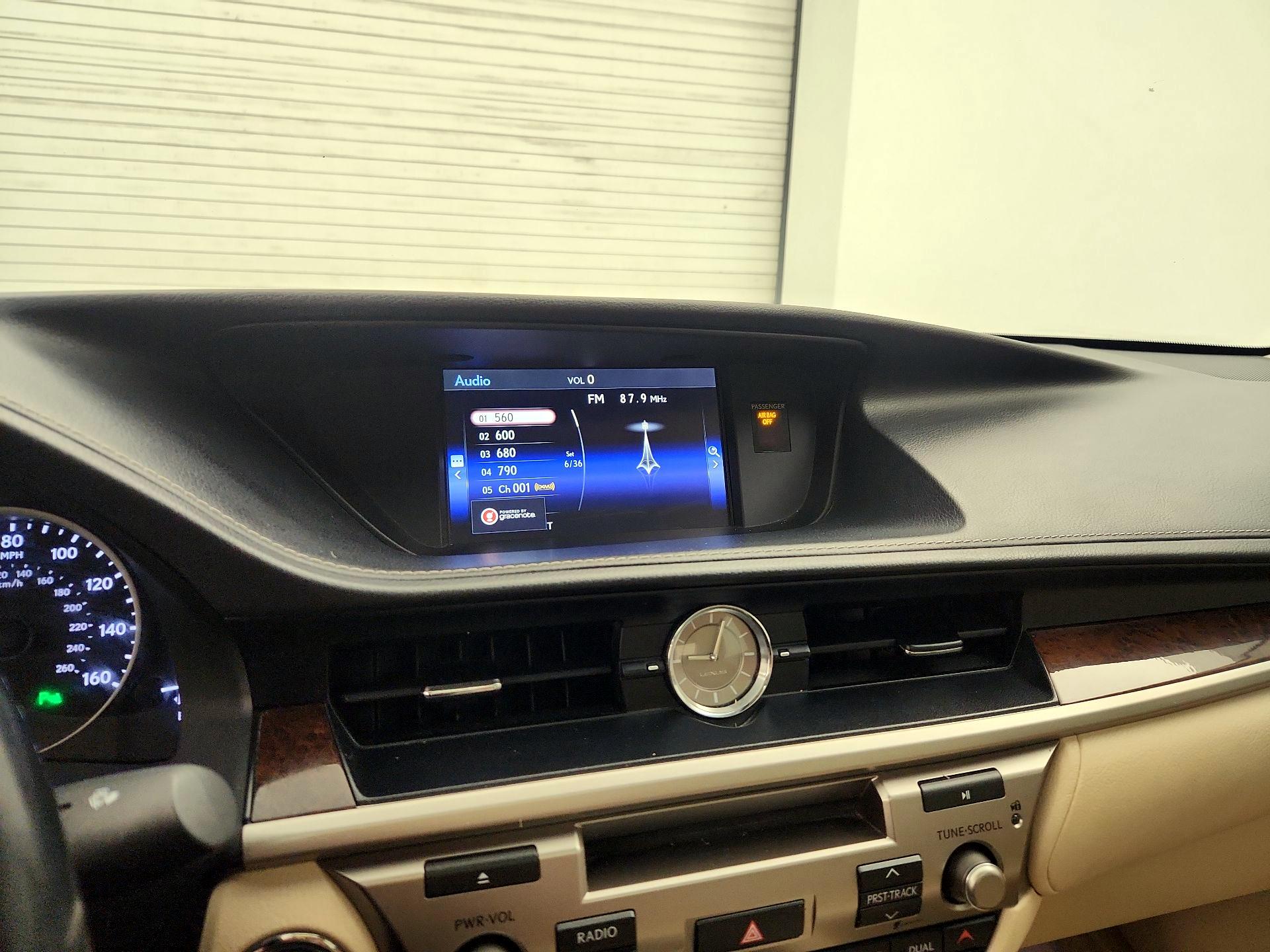 Thumbnail: 2015 Lexus ES - 15