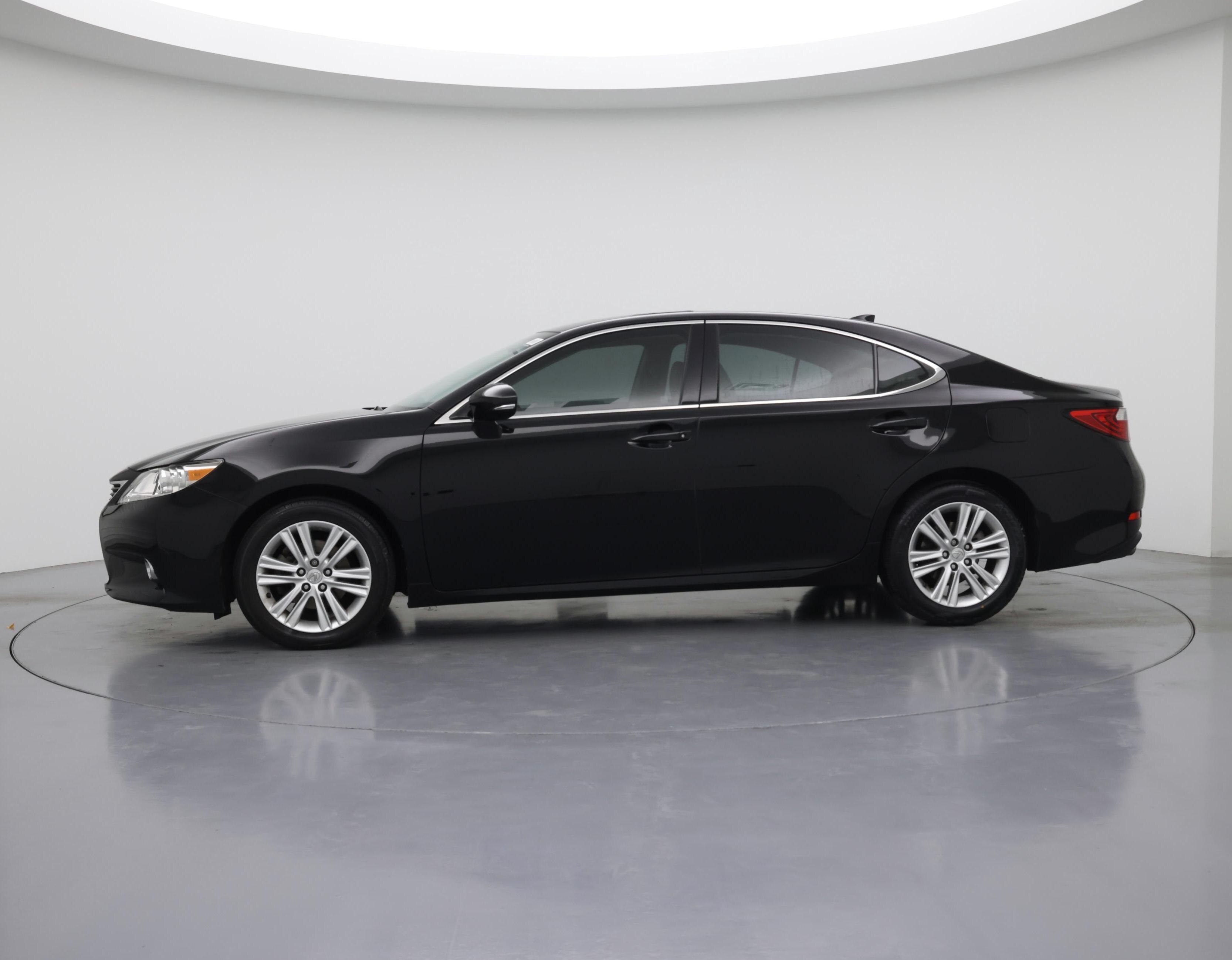 Thumbnail: 2015 Lexus ES - 3