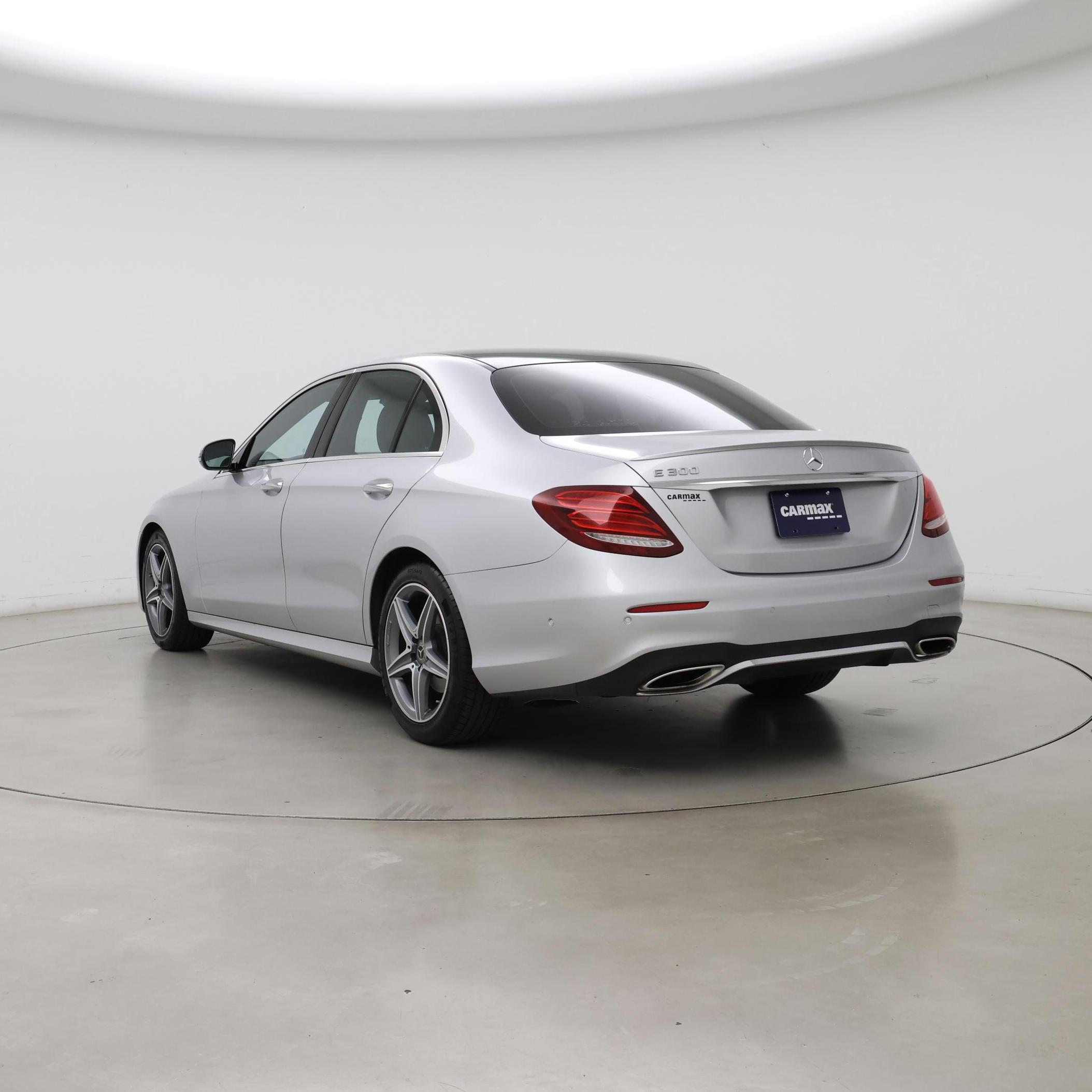 Thumbnail: 2018 Mercedes-Benz E-Class - 2