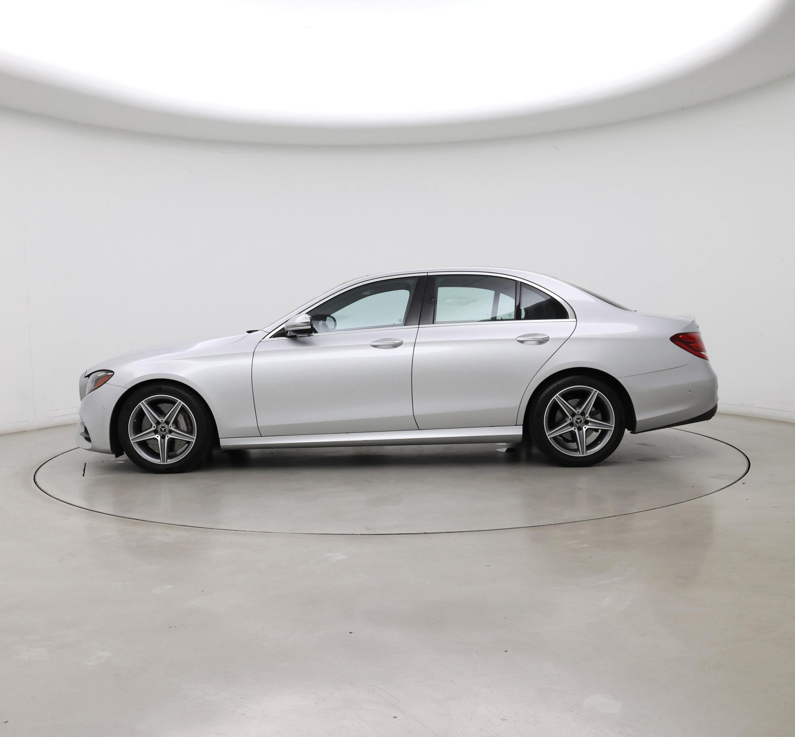 Thumbnail: 2018 Mercedes-Benz E-Class - 3