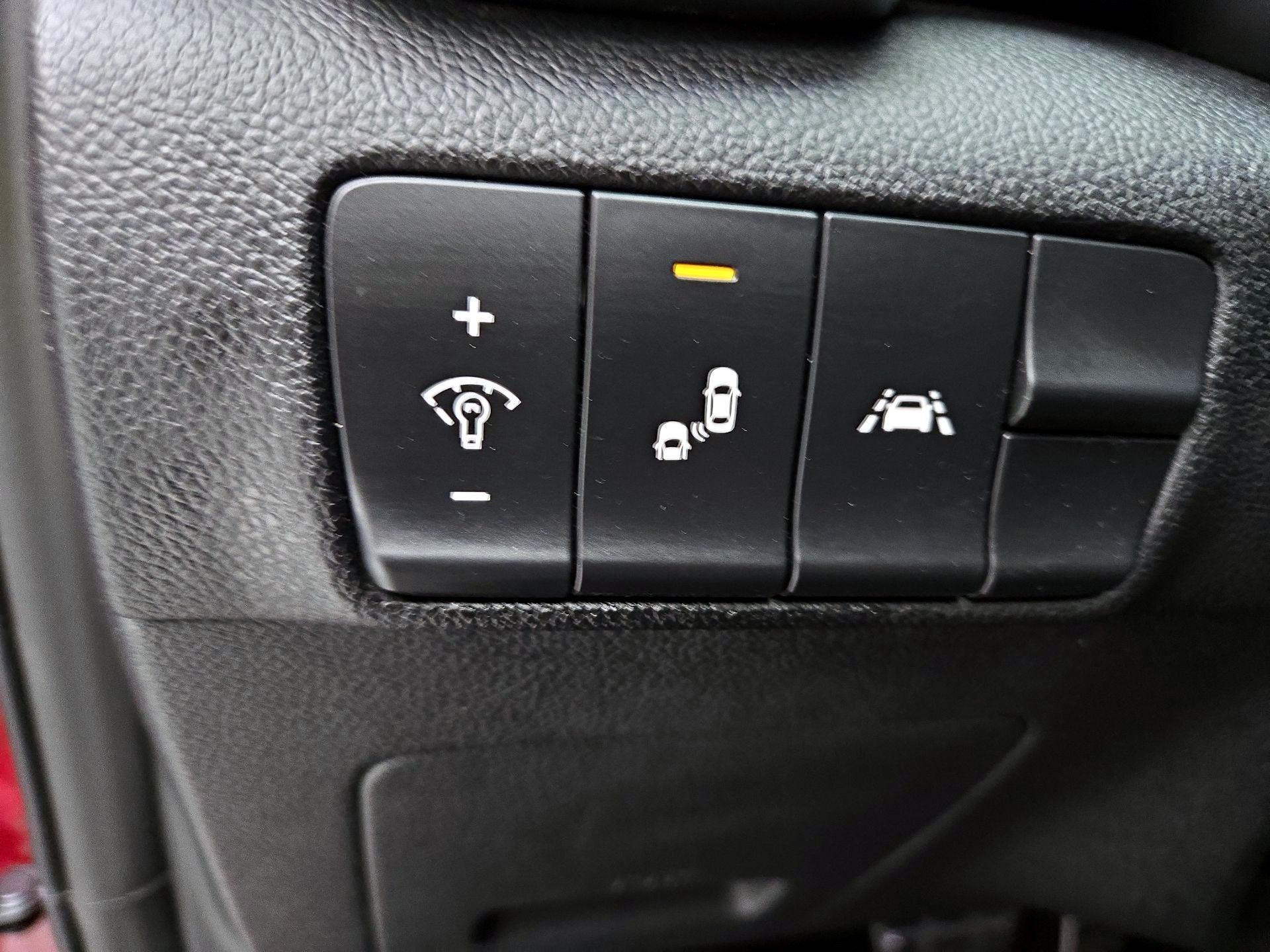 Thumbnail: 2020 Kia Sportage - 13