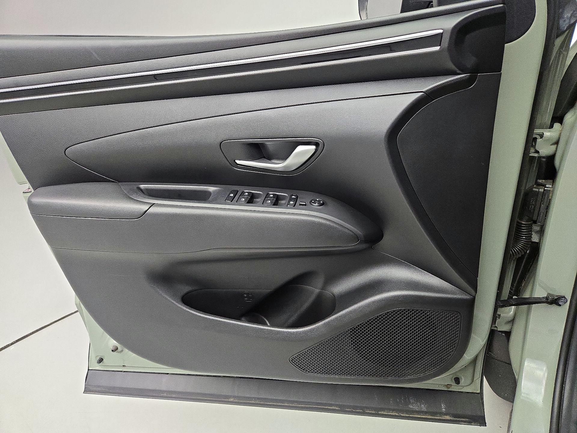 Thumbnail: 2023 Hyundai Santa Cruz - 12