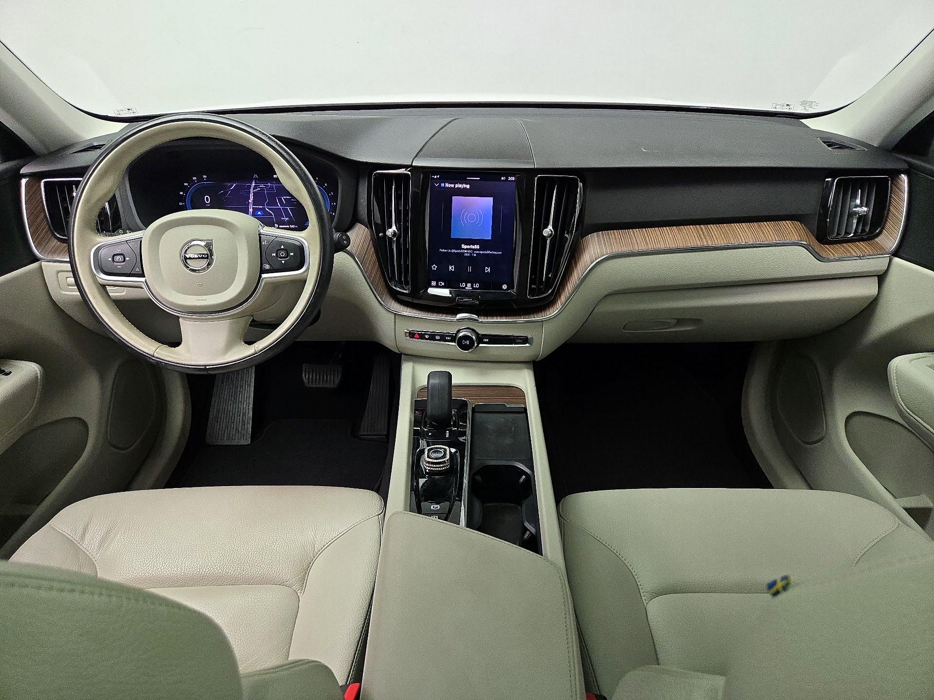 Thumbnail: 2022 Volvo XC60 - 9