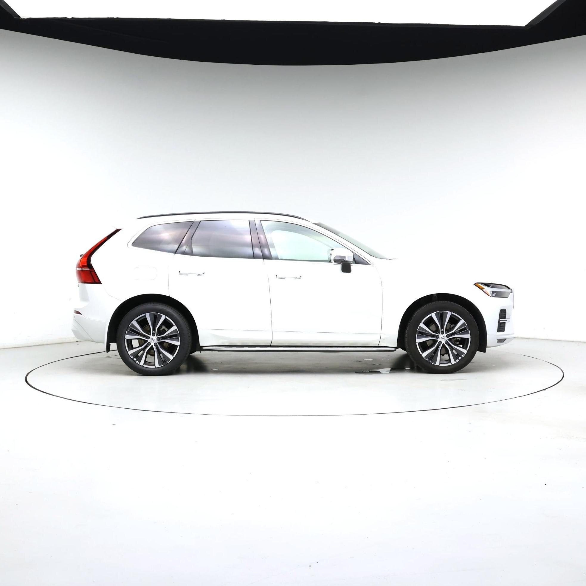 Thumbnail: 2022 Volvo XC60 - 7