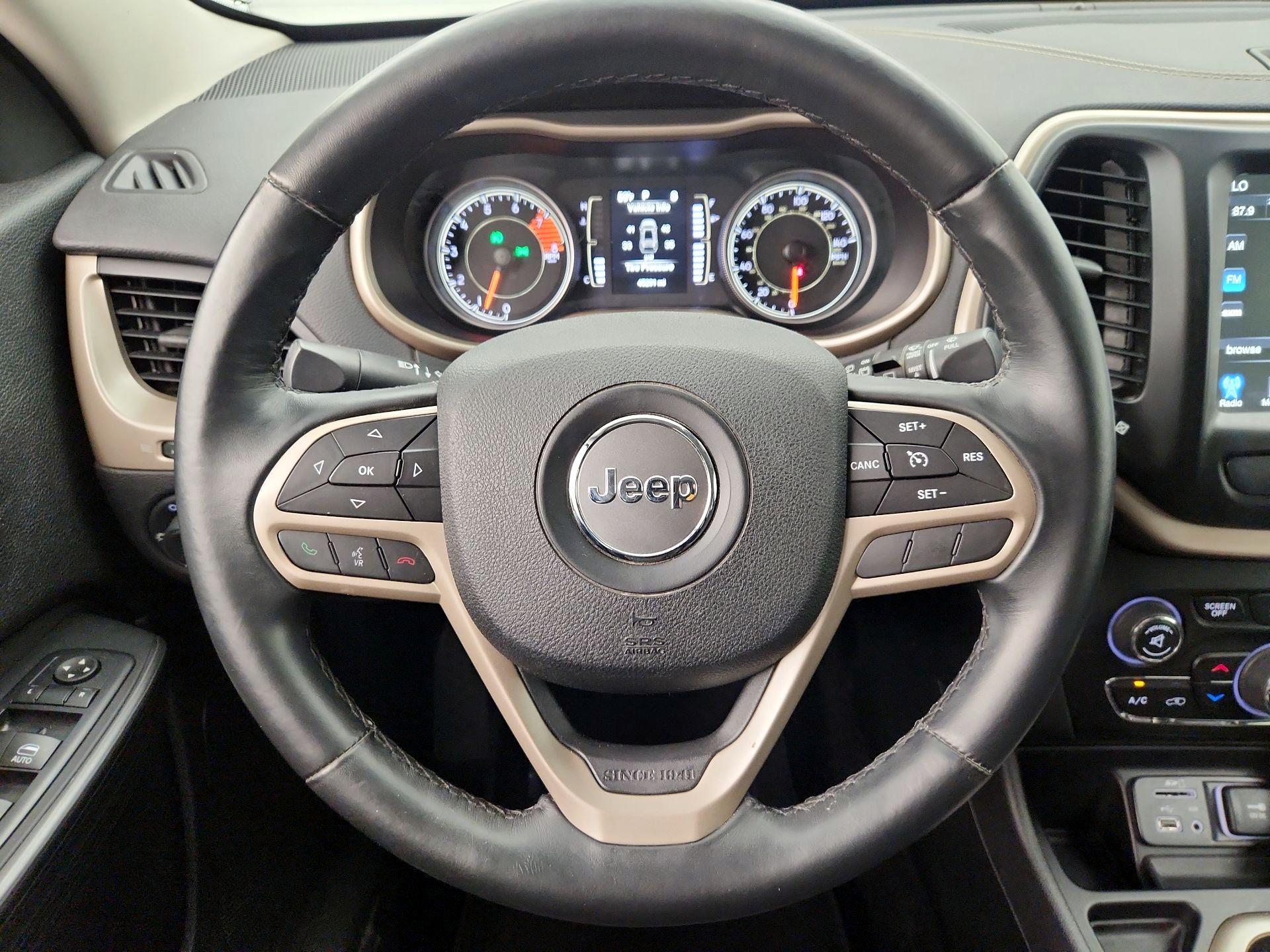 Thumbnail: 2017 Jeep Cherokee - 10