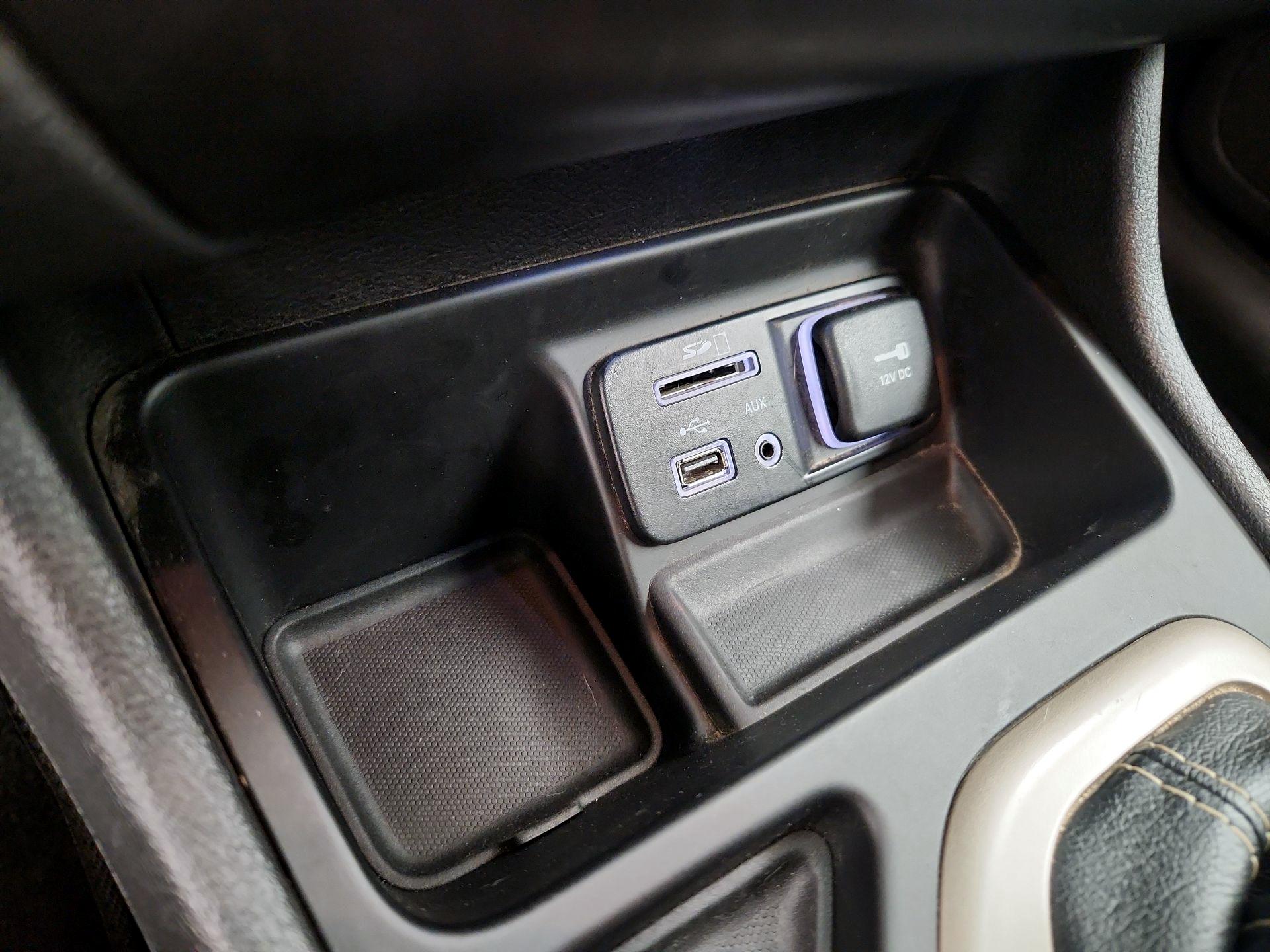 Thumbnail: 2017 Jeep Cherokee - 18