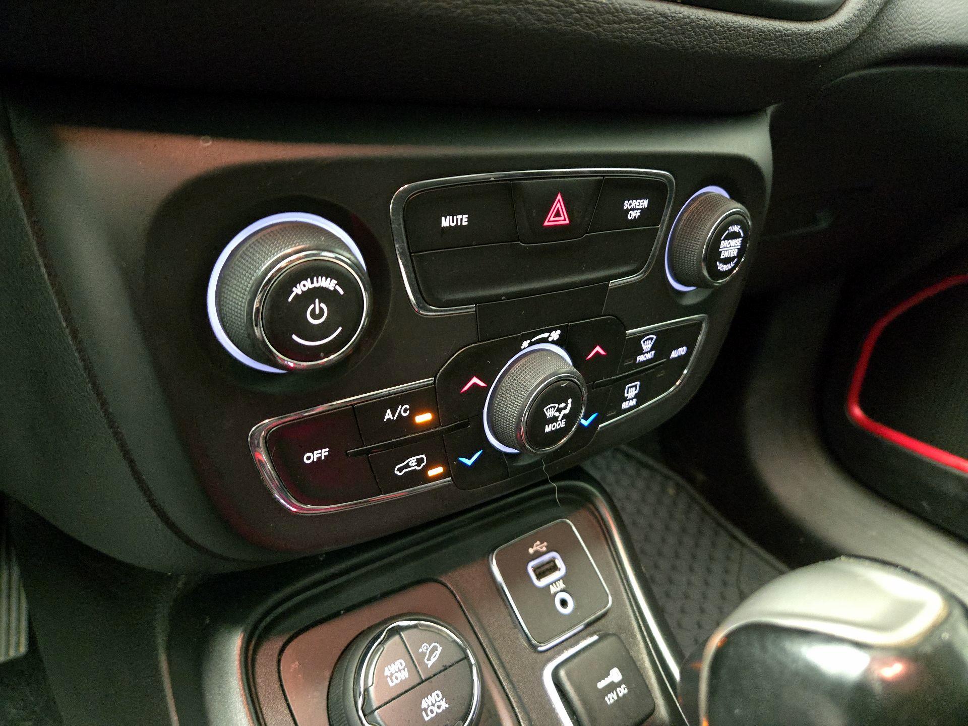 Thumbnail: 2018 Jeep Compass - 16