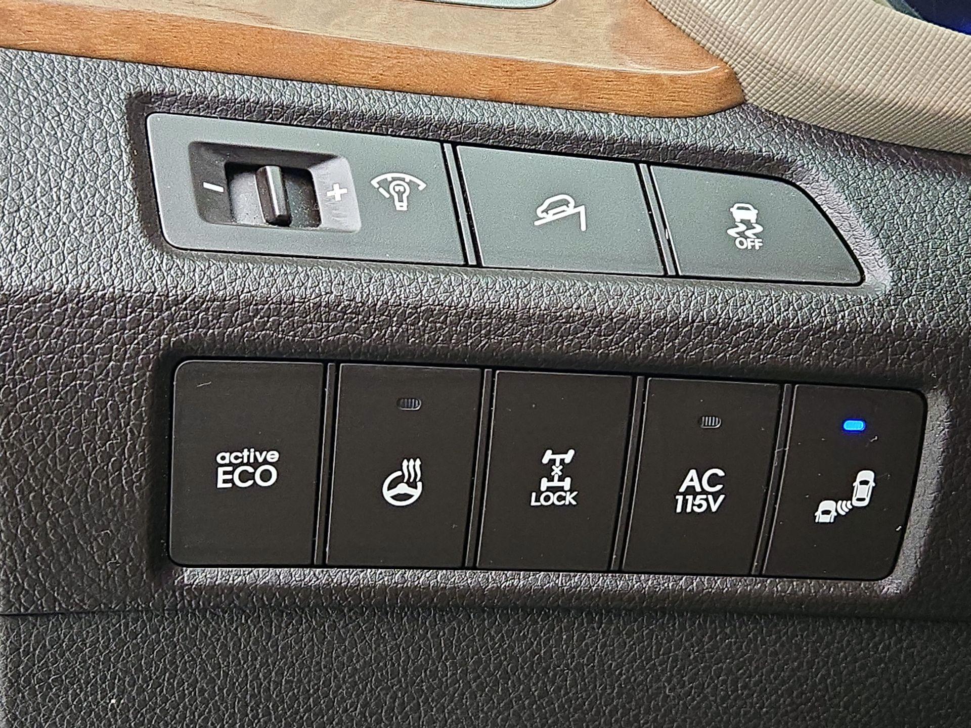 Thumbnail: 2014 Hyundai Santa Fe - 13