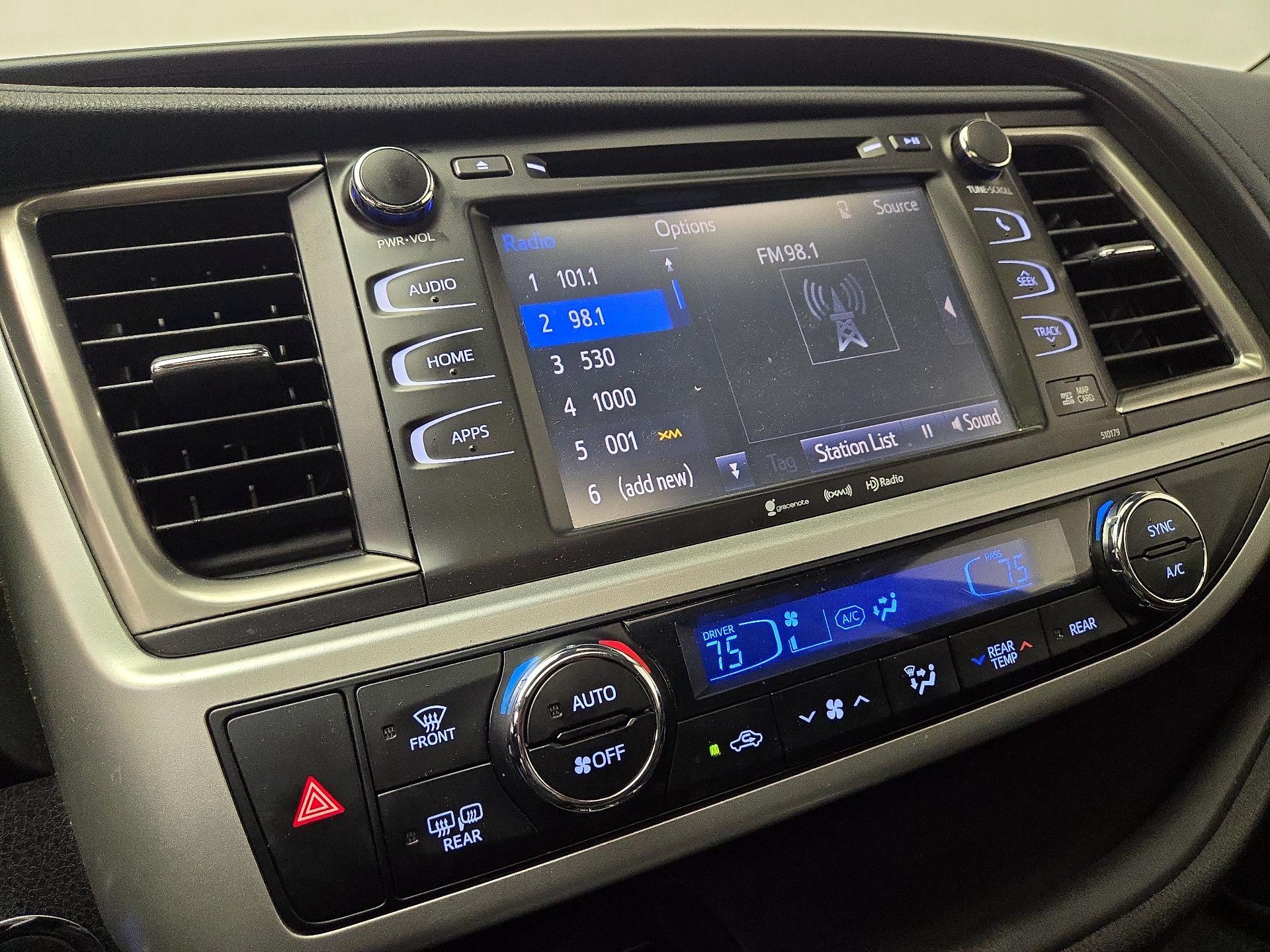 Thumbnail: 2017 Toyota Highlander - 16