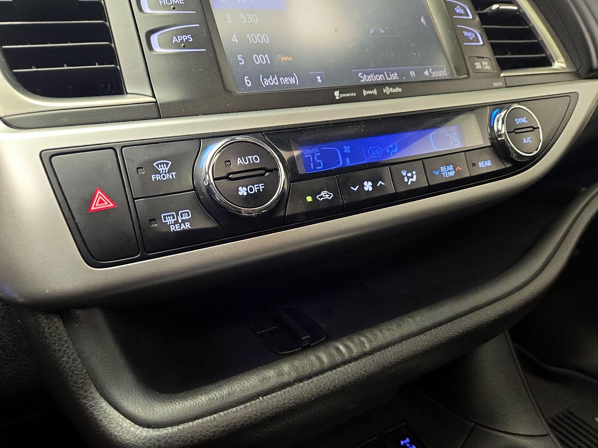 Thumbnail: 2017 Toyota Highlander - 17