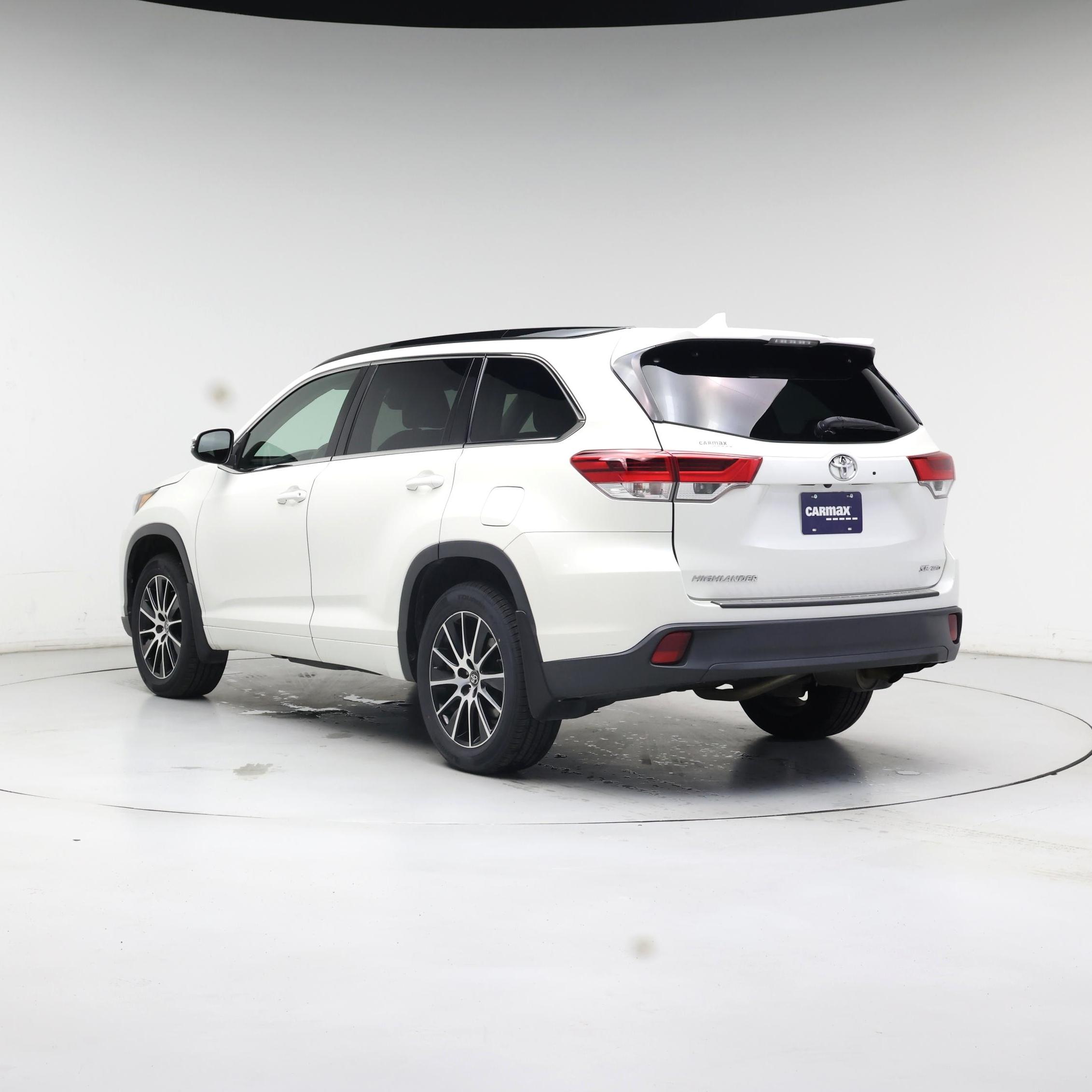 Thumbnail: 2017 Toyota Highlander - 2