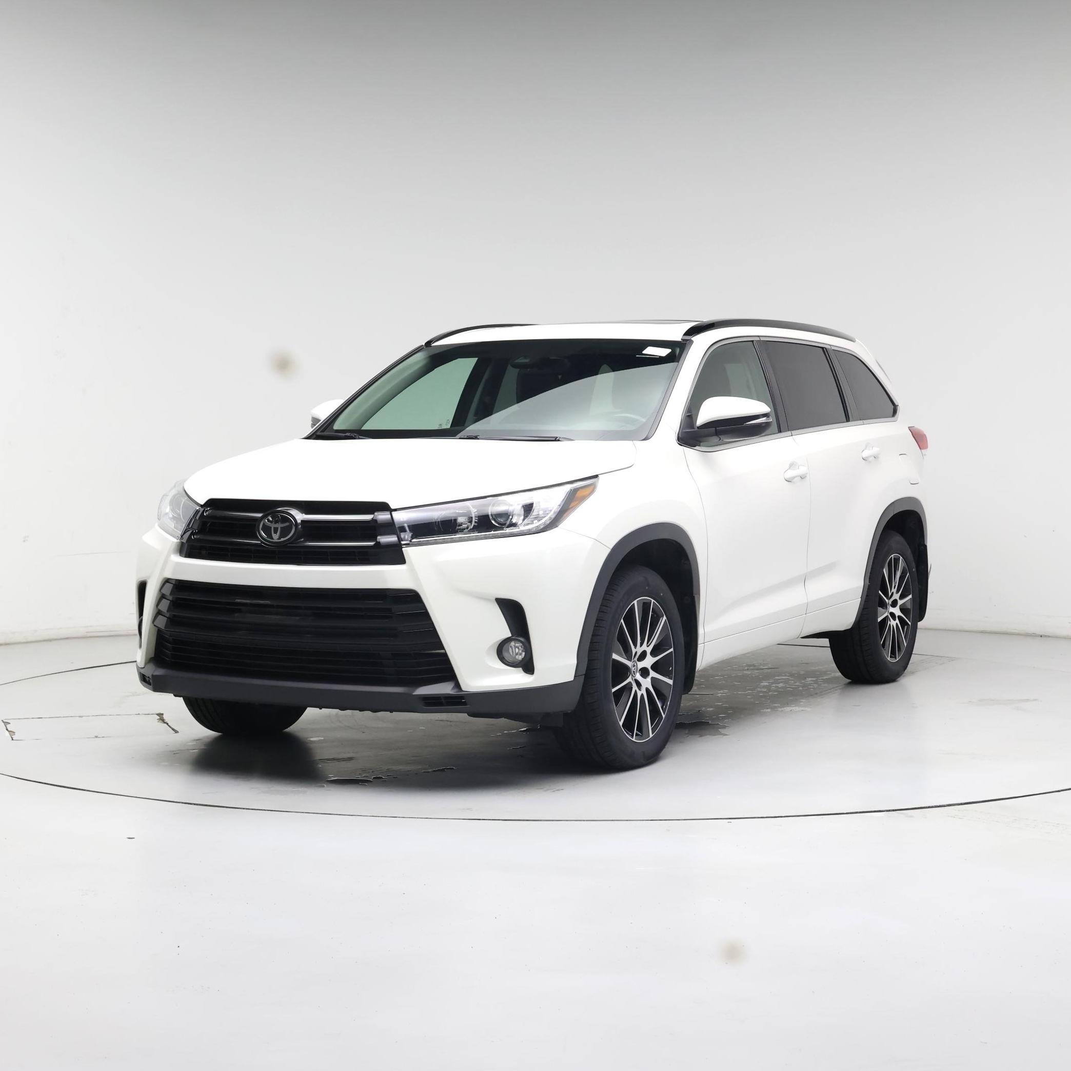 Thumbnail: 2017 Toyota Highlander - 4