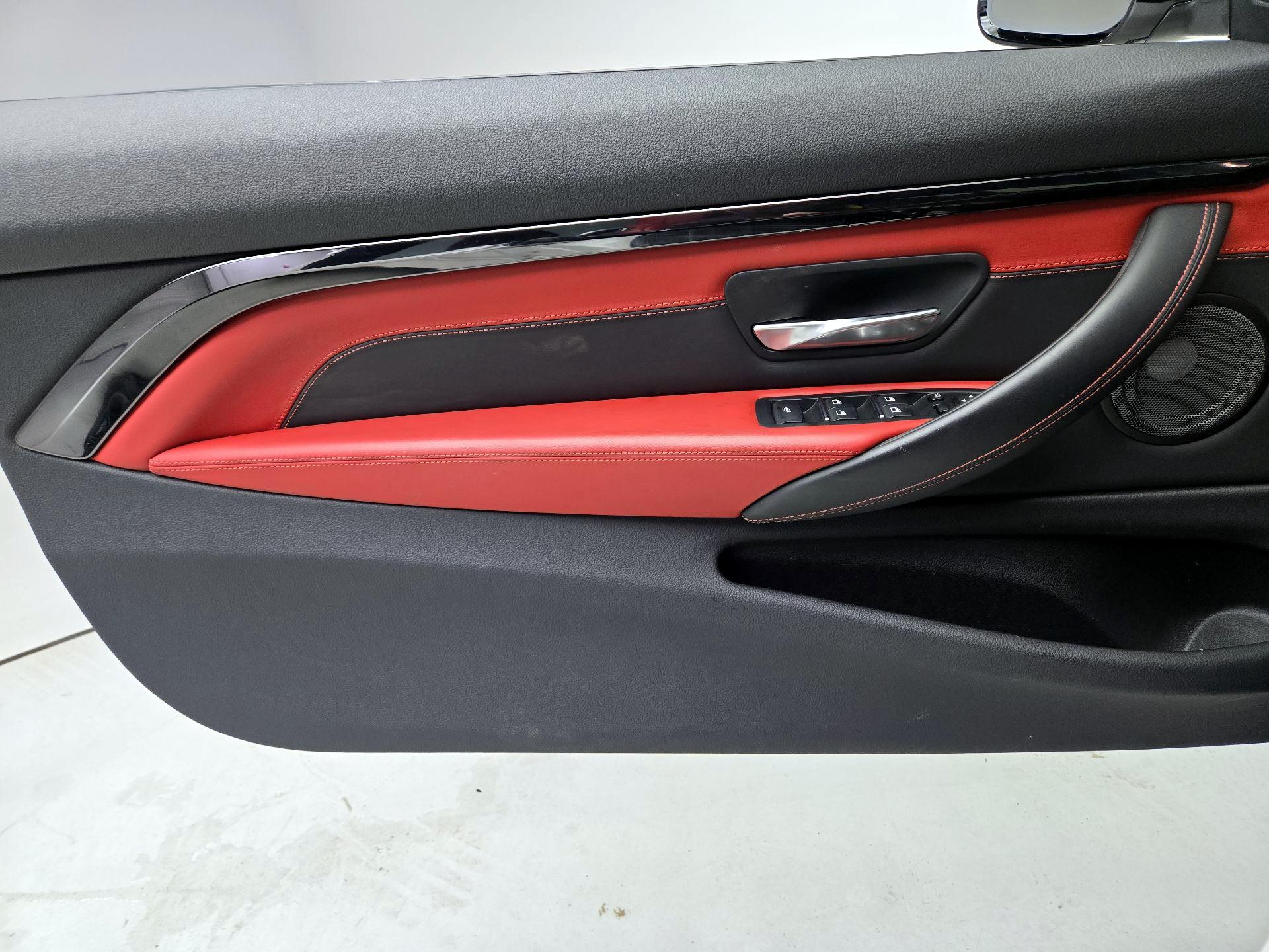 Thumbnail: 2020 BMW M4 - 12