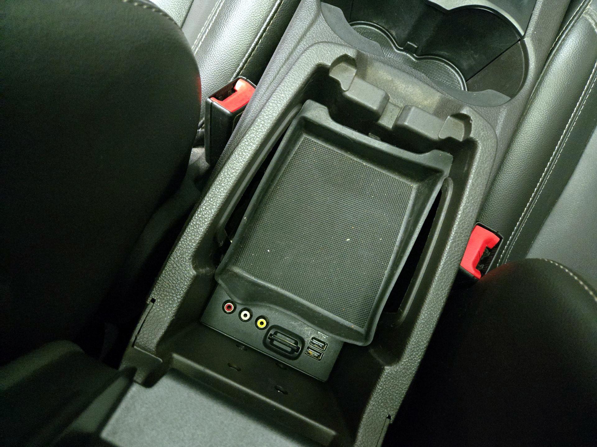 Thumbnail: 2014 Ford Focus - 19